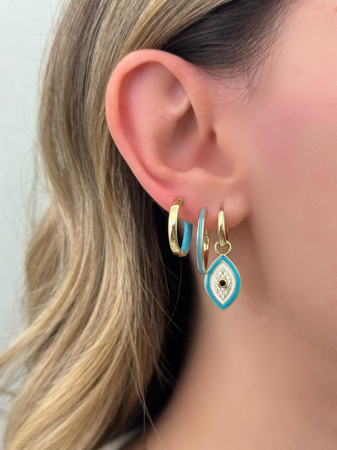 Özel Seri Gömme Taşlı Göz Model Küpe Gold