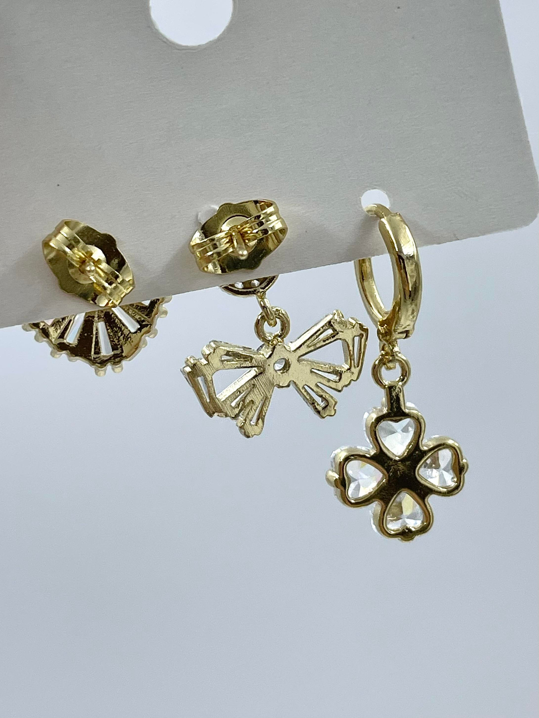 Altın Kaplama Üçlü Kristal Taşlı Çiçek ve Kurdele Set Küpe Gold