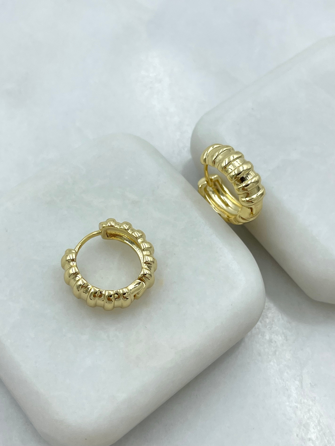 Özel Seri Kabartmalı Halka Küpe Gold