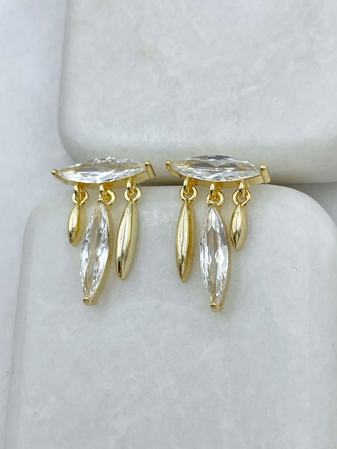 Altın Kaplama Kristal Taş Sallantılı Küpe Gold