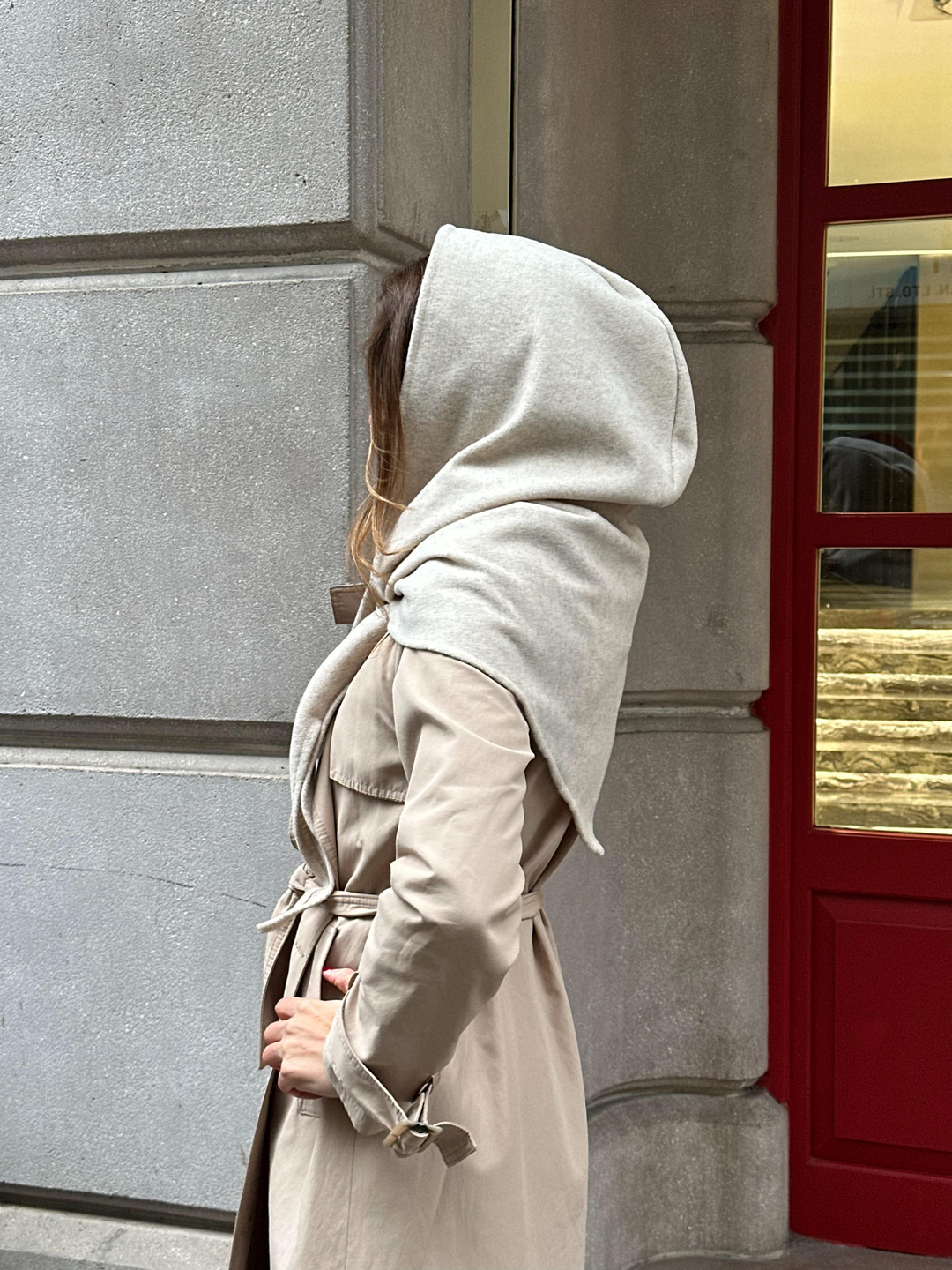 Üçgen Kapüşonlu Omuz Şalı Bej