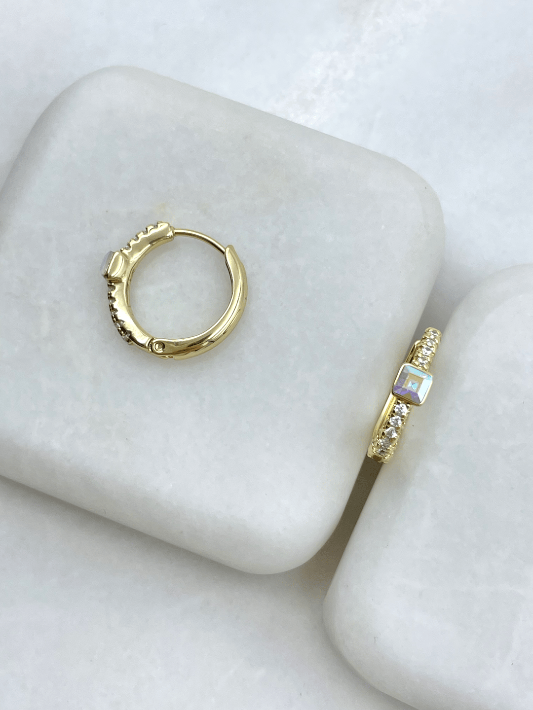 Özel Seri Gömme ve Kare Swarovski Taşlı Halka Küpe Gold