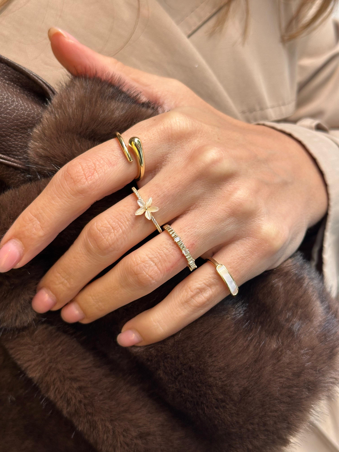 Altın Kaplama Doğal Taşlı Çiçek Yüzük Gold