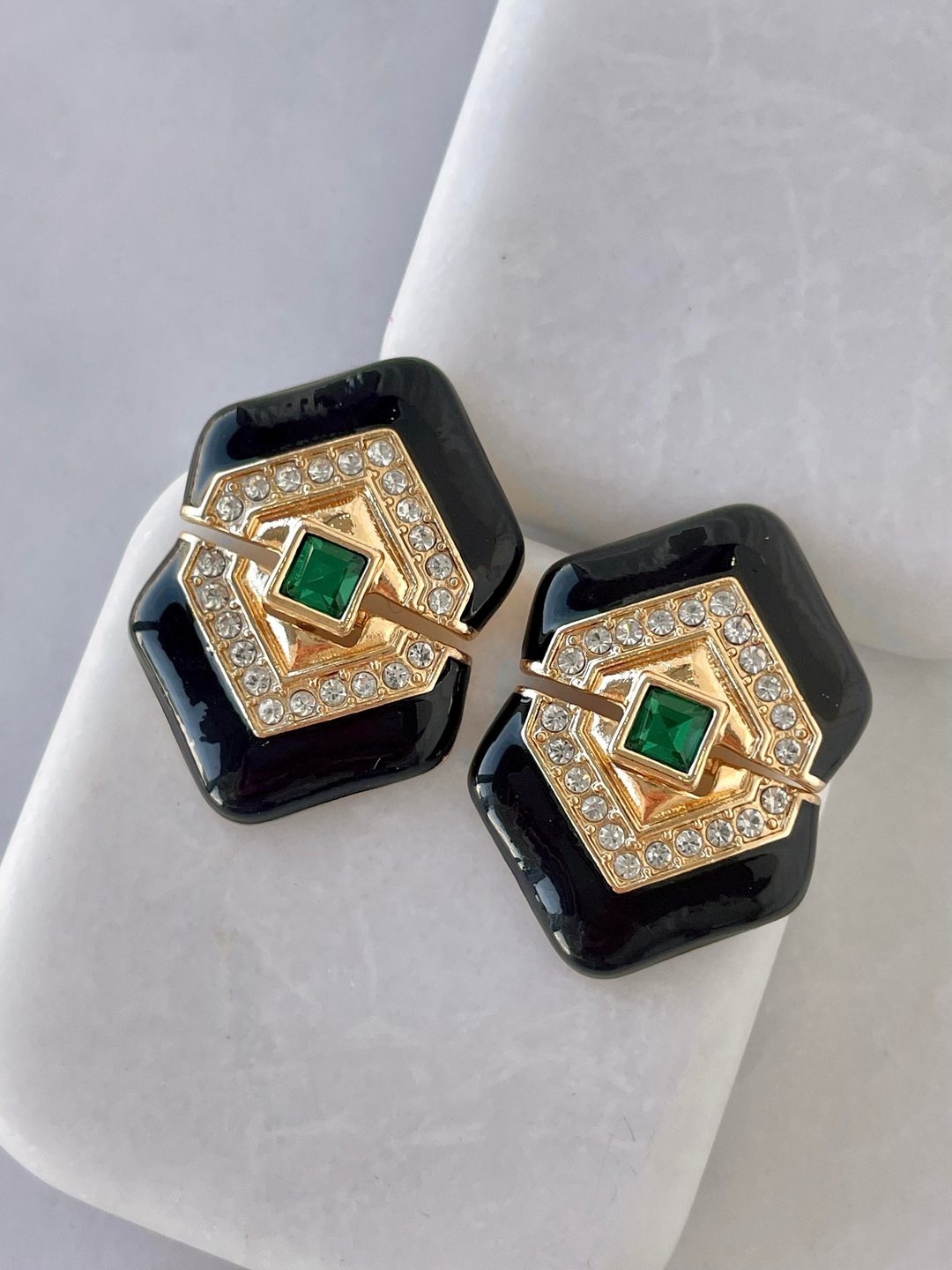 Mineli Yeşil Kristal Taşlı Tasarım Küpe Siyah