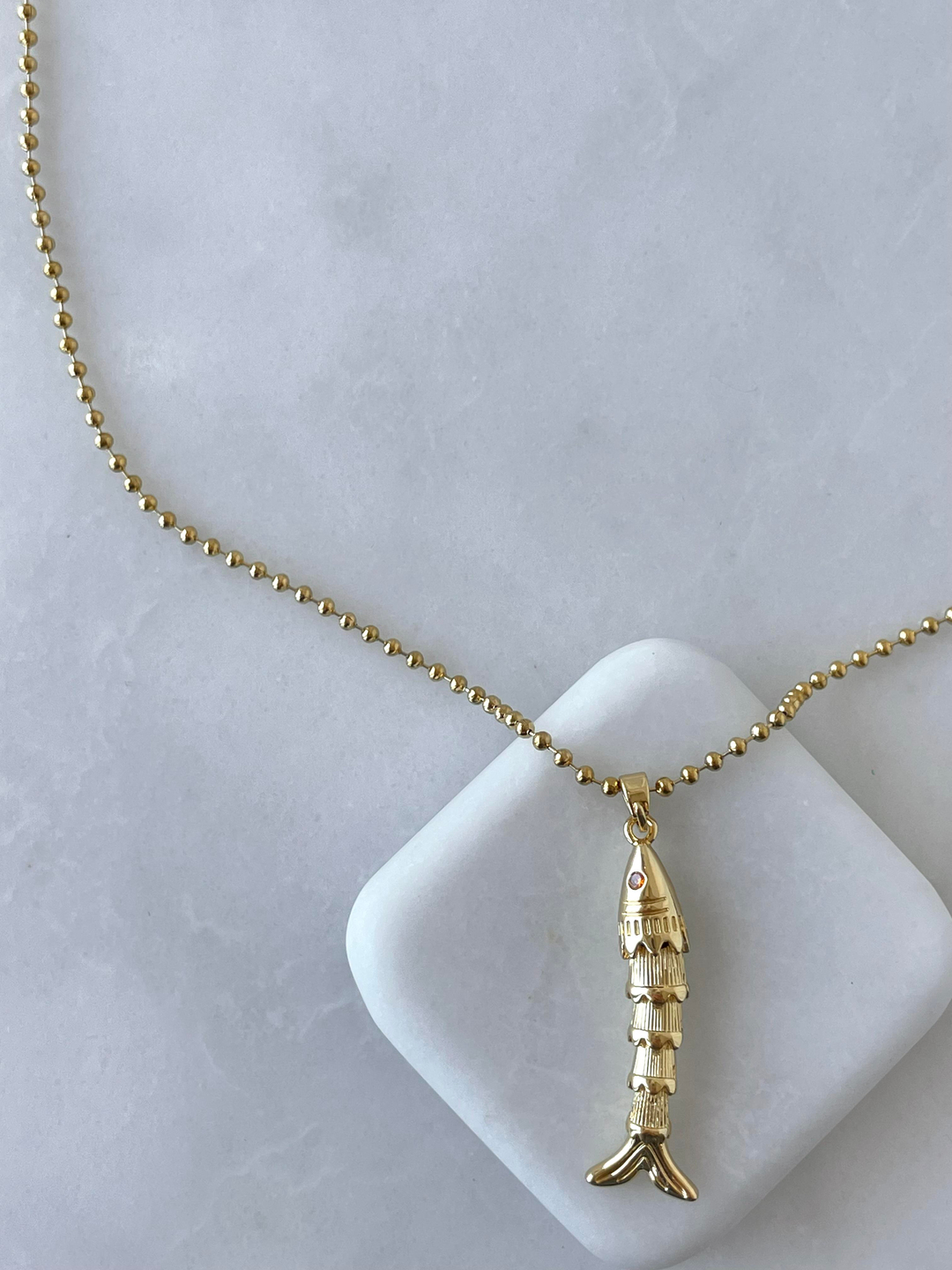 Çelik Balık Sallantılı Topçuk Kolye Gold