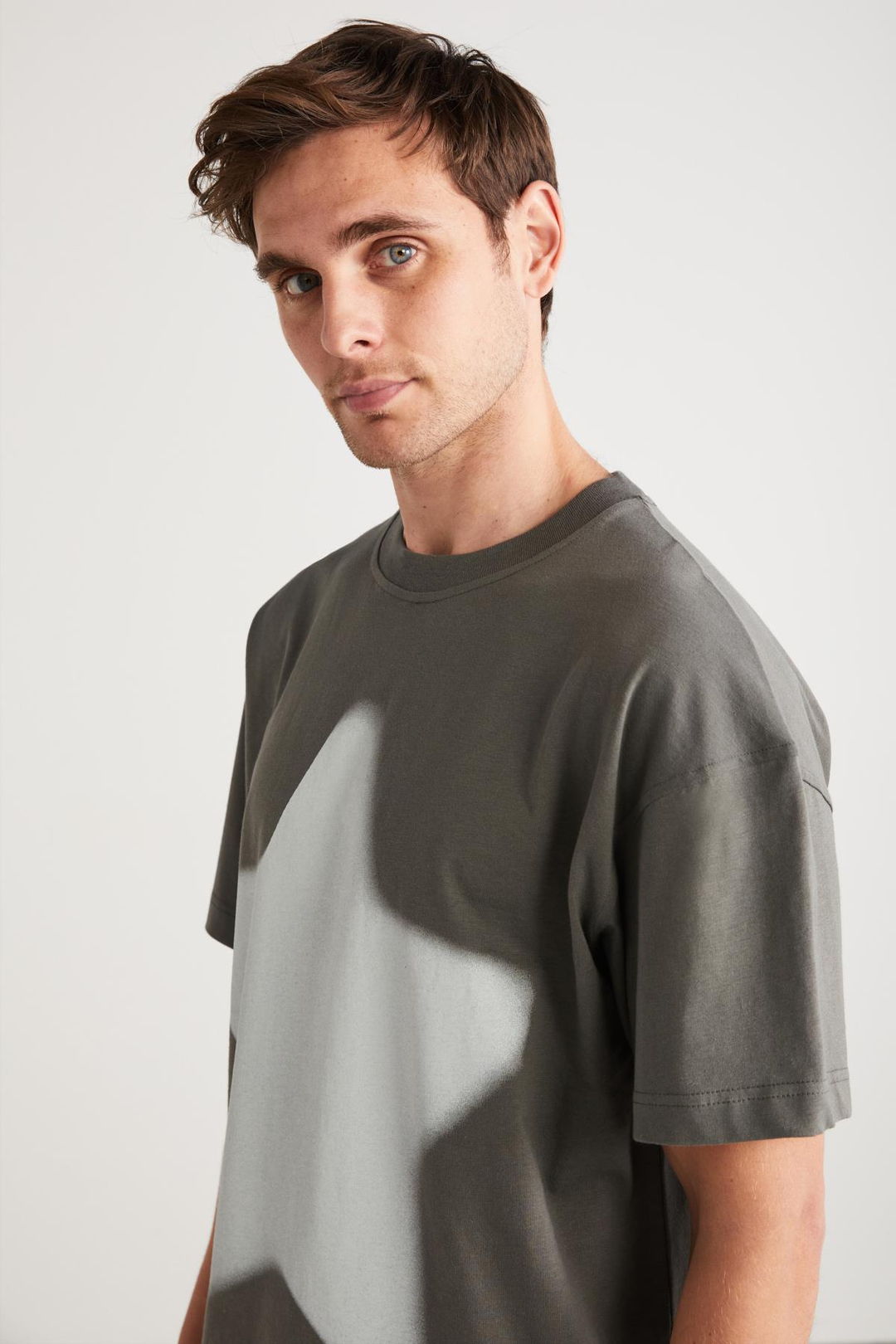 ADAN Erkek %100 Pamuk Yıldız Baskılı Bisiklet Yaka Kısa Kollu Oversize Gri T-Shirt