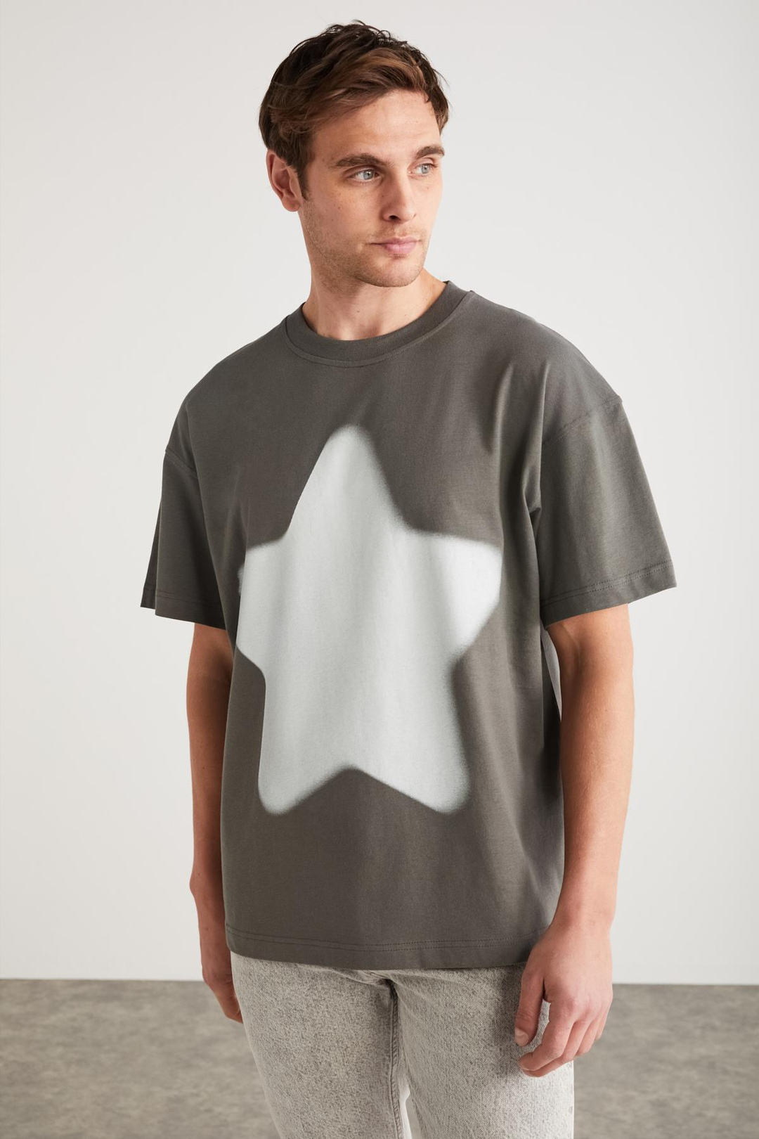 ADAN Erkek %100 Pamuk Yıldız Baskılı Bisiklet Yaka Kısa Kollu Oversize Gri T-Shirt