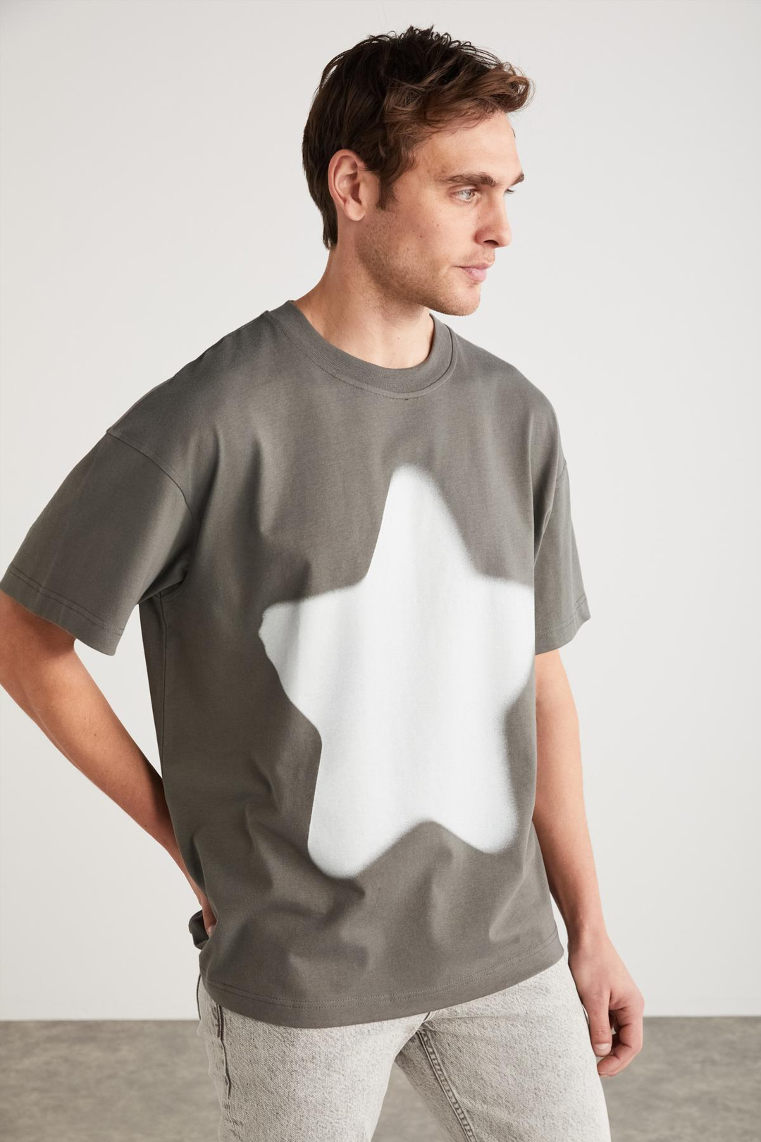 ADAN Erkek %100 Pamuk Yıldız Baskılı Bisiklet Yaka Kısa Kollu Oversize Gri T-Shirt