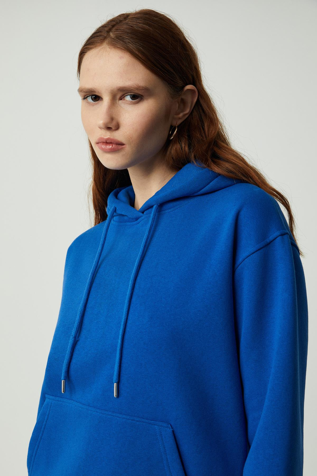 Adel Kadın Organik Pamuklu Içi Polarlı Yumuşacık Relaxed  Kanguru Cepli Kapüşonlu Parlament Mavi Sweatshirt