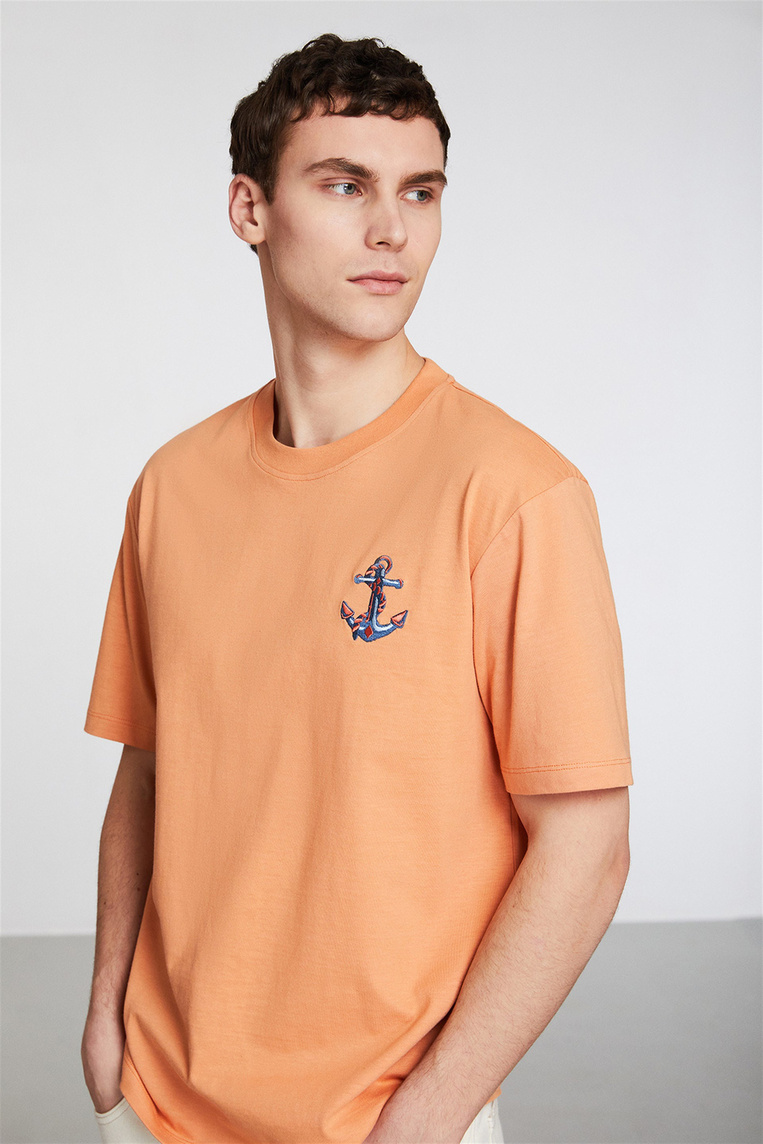 ANCHOR Erkek Somon Nakışlı-İşlemeli Yuvarlak Yaka Regular Fit T-Shirt