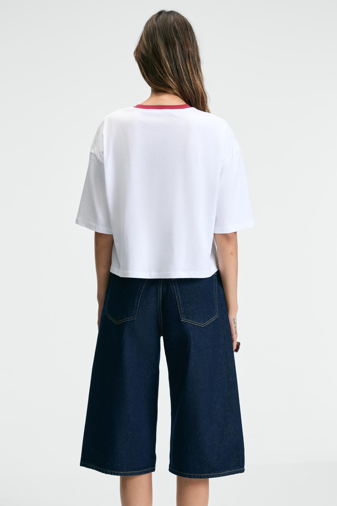 ARMELIA Kadın Bisiklet Yaka Düşük Omuz Önü Baskı Ve Nakış Detaylı Relaxed Beyaz T-Shirt