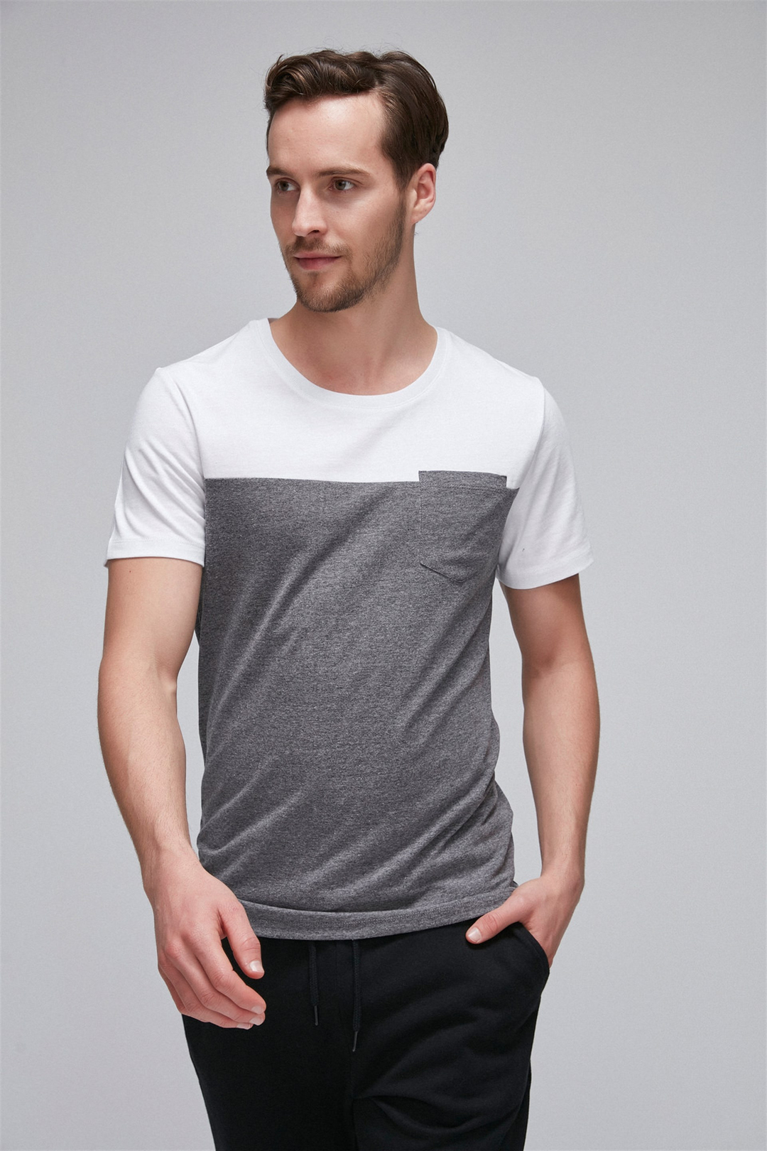 AYDEN Erkek Antrasit Renk Bloklu Yuvarlak Yaka Comfort Fit T-Shirt