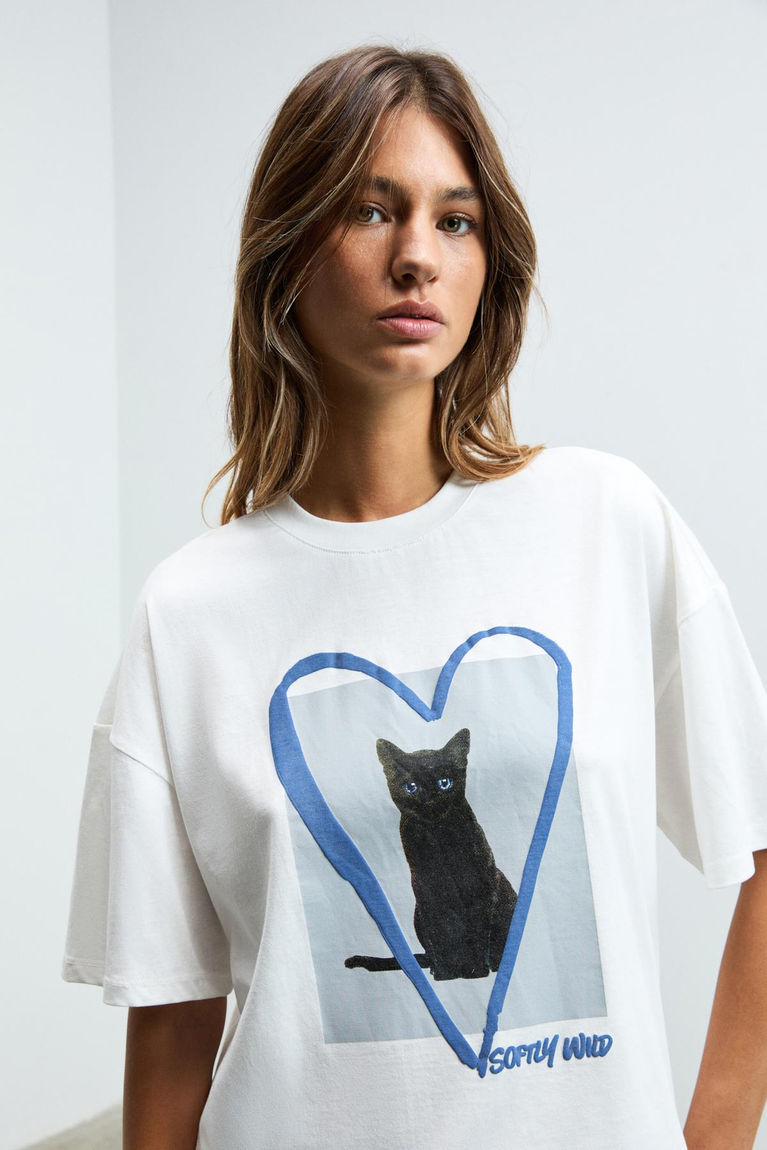 AYUKRA Kadın Yumuşak Ve Esnek Kumaşlı Baskı Detaylı Bisiklet Yakalı Beyaz T-Shirt