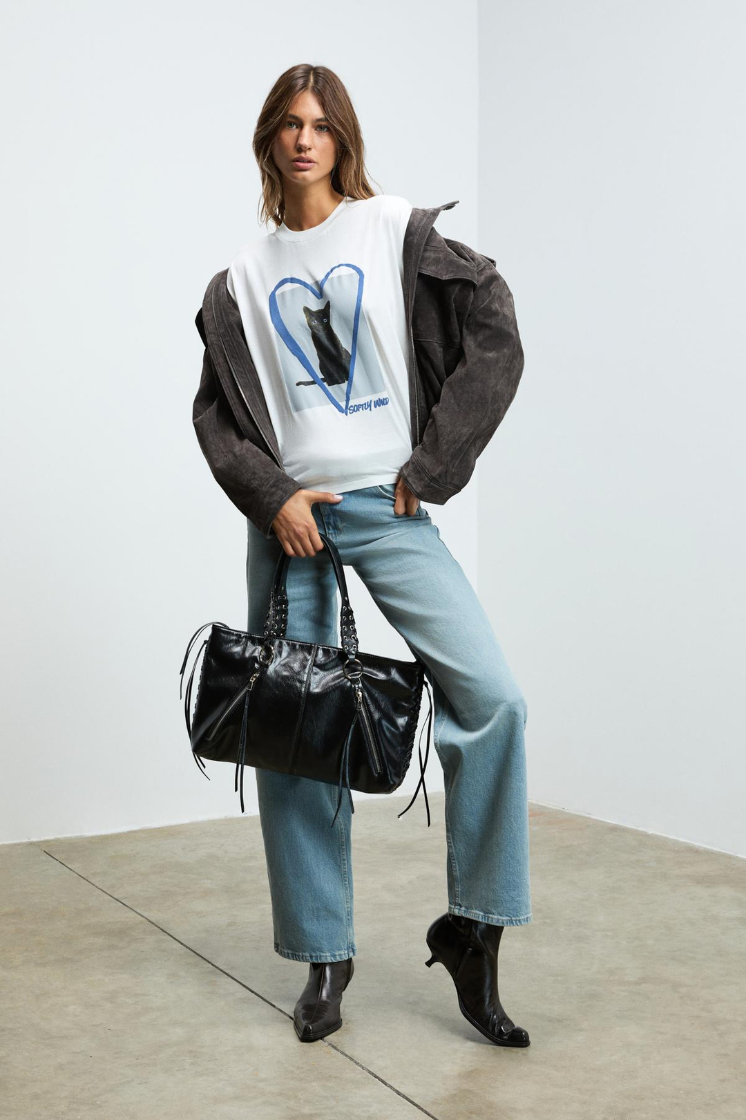 AYUKRA Kadın Yumuşak Ve Esnek Kumaşlı Baskı Detaylı Bisiklet Yakalı Beyaz T-Shirt