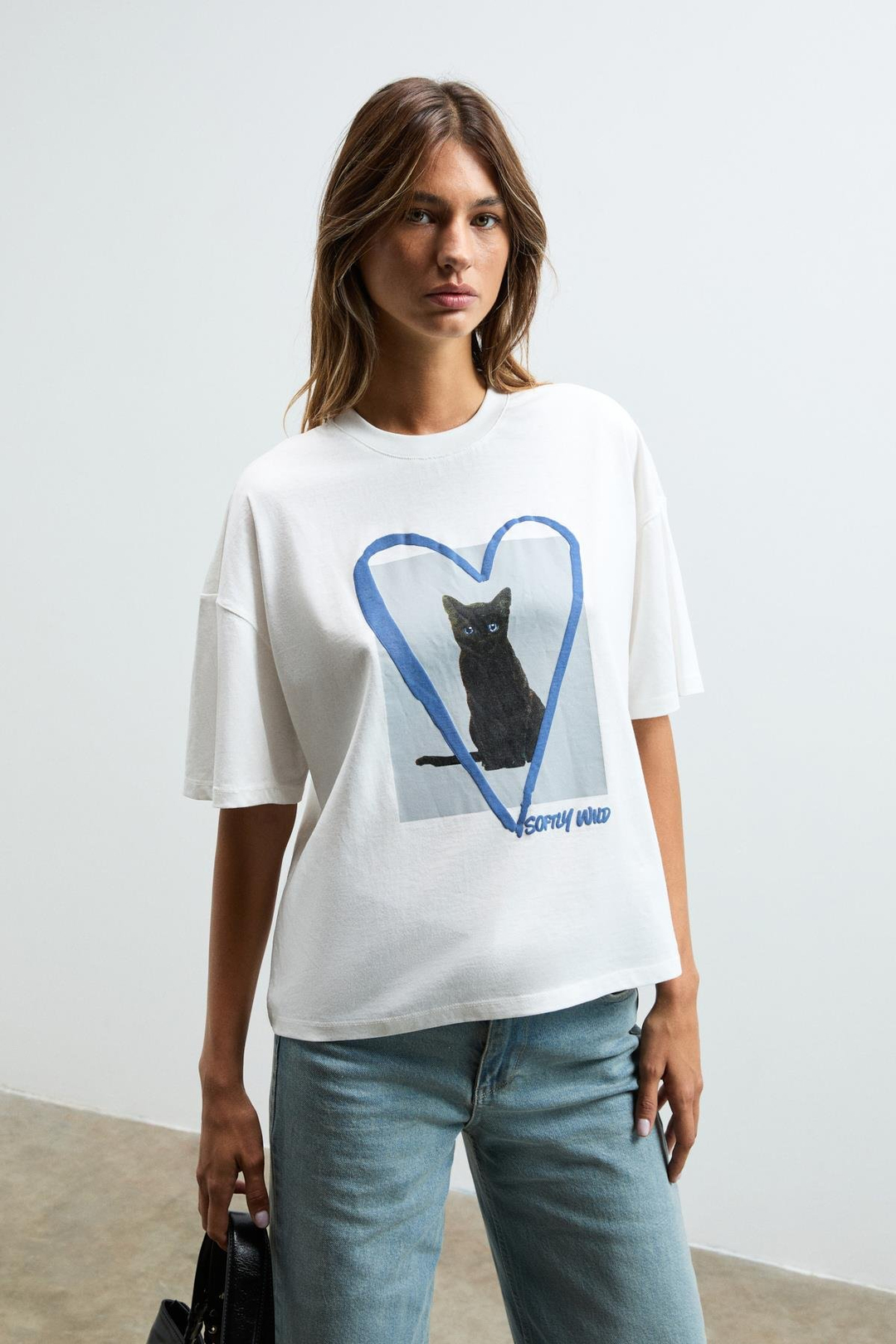 AYUKRA Kadın Yumuşak Ve Esnek Kumaşlı Baskı Detaylı Bisiklet Yakalı Beyaz T-Shirt