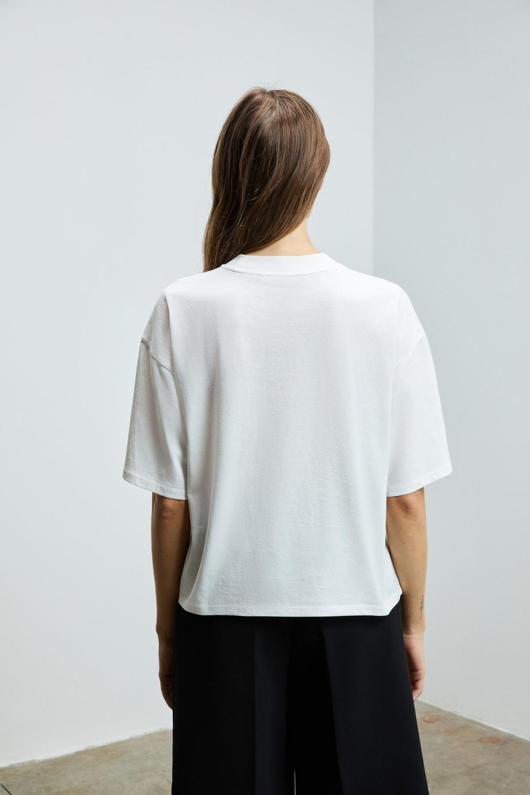 BEMAJO Kadın Yumuşak Ve Esnek Kumaşlı Baskı Detaylı Bisiklet Yakalı Beyaz T-Shirt