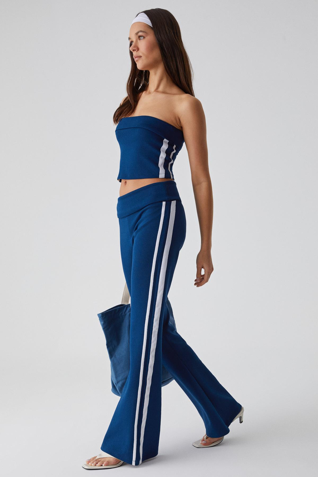 BURGE Kadın Yakasız Kolsuz Slim Şeritli Lacivert Büstiyer