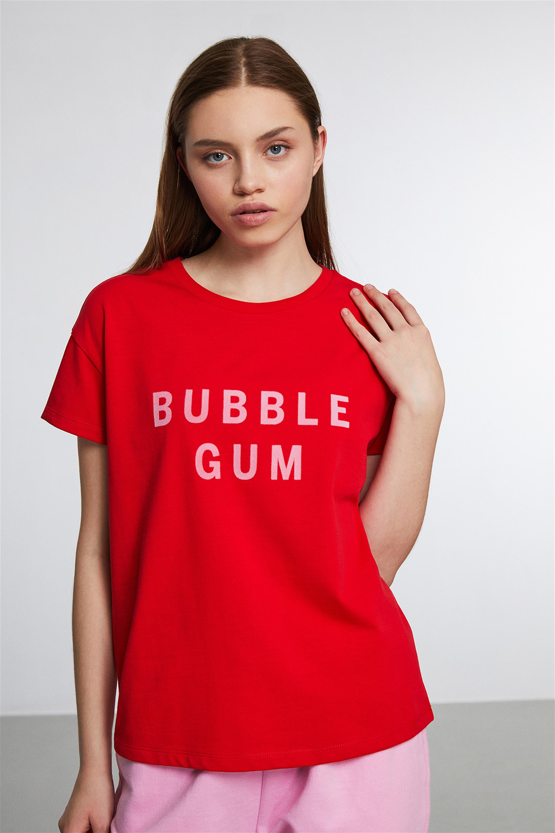 CANDY Kadın Kırmızı Aplikeli Yuvarlak Yaka Comfort Fit T-Shirt