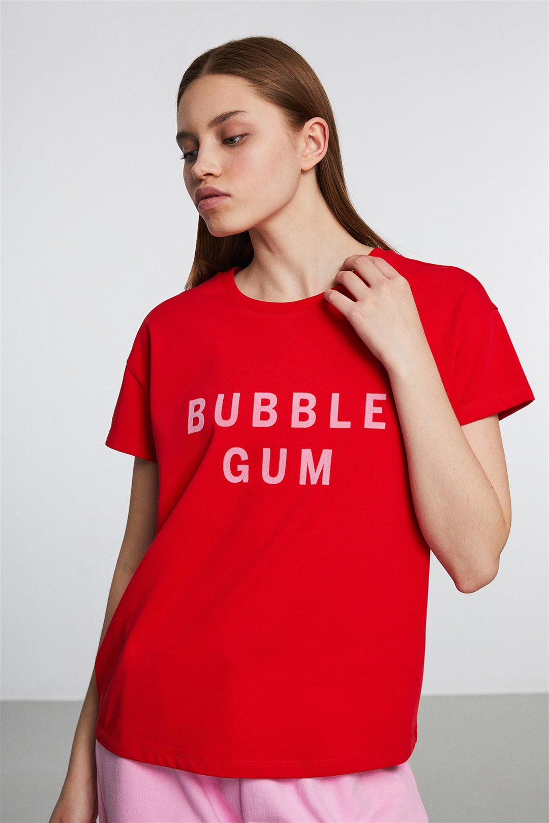 CANDY Kadın Kırmızı Aplikeli Yuvarlak Yaka Comfort Fit T-Shirt