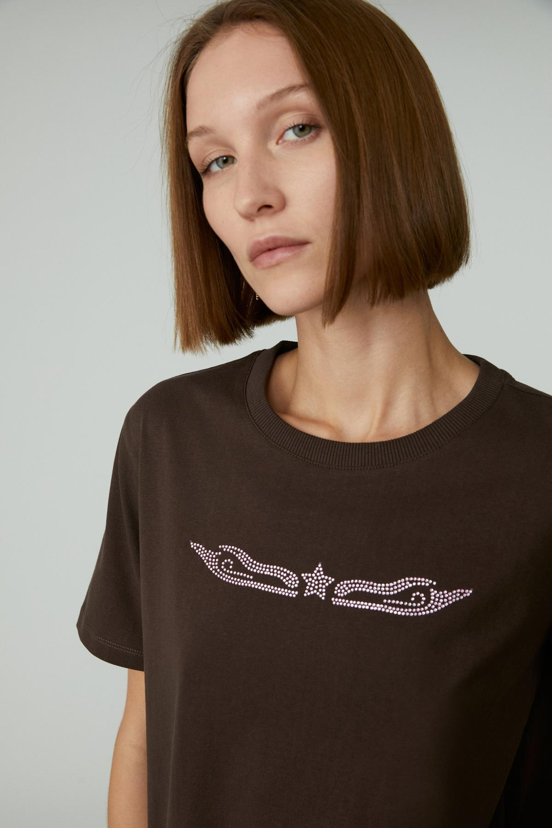 CHERIE Kadın Crop Taşlı Yuvarlak Yaka Kahverengi T-Shirt