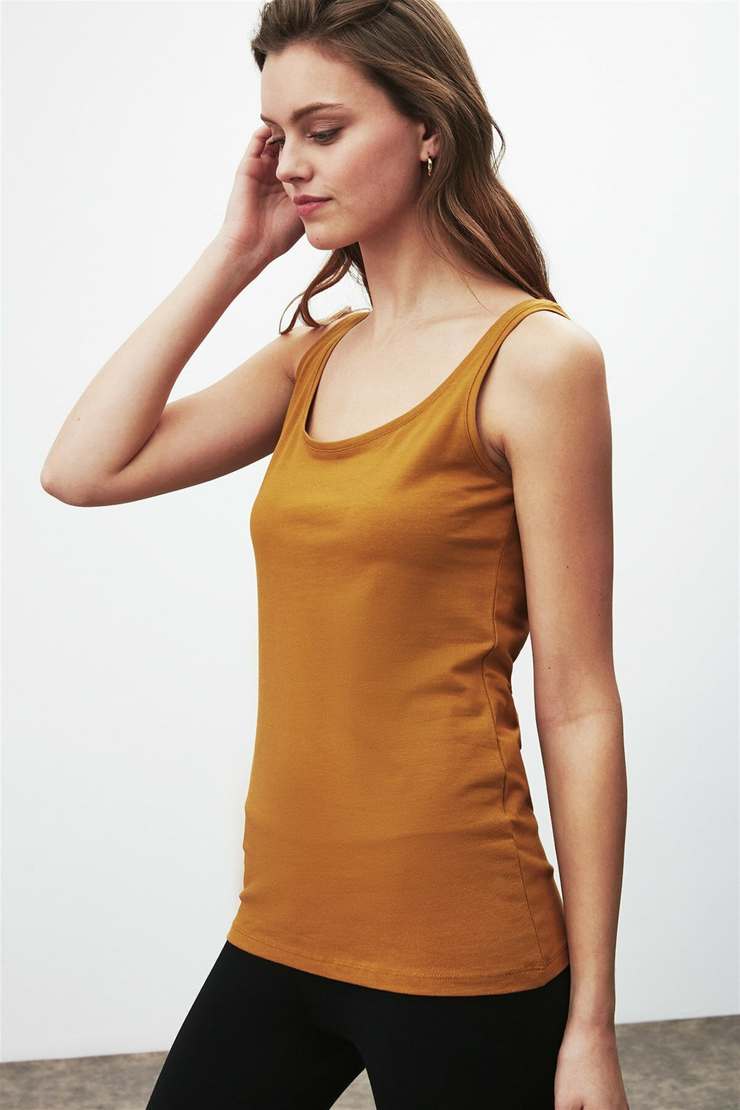 CLAIRE Kadın Kahverengi Düz Renk Yuvarlak Yaka Comfort Fit T-Shirt