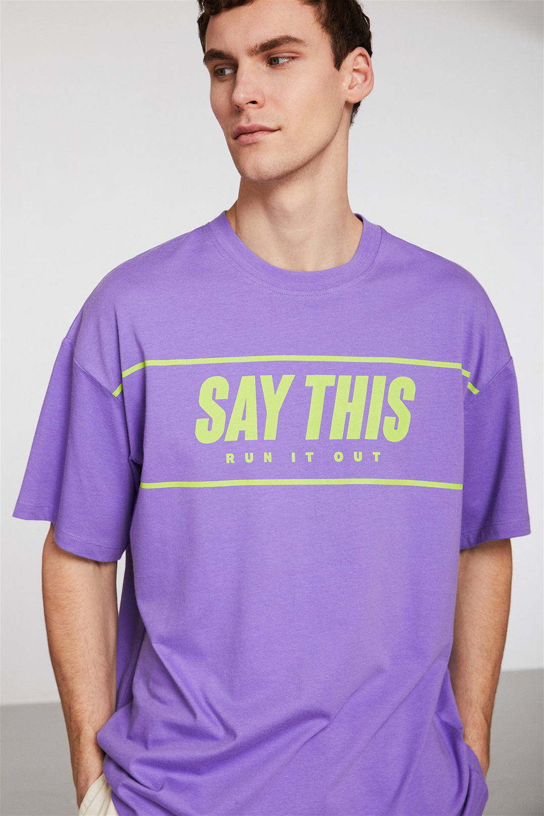 COMMEND Erkek Mor Baskılı Yuvarlak Yaka Oversize T-Shirt