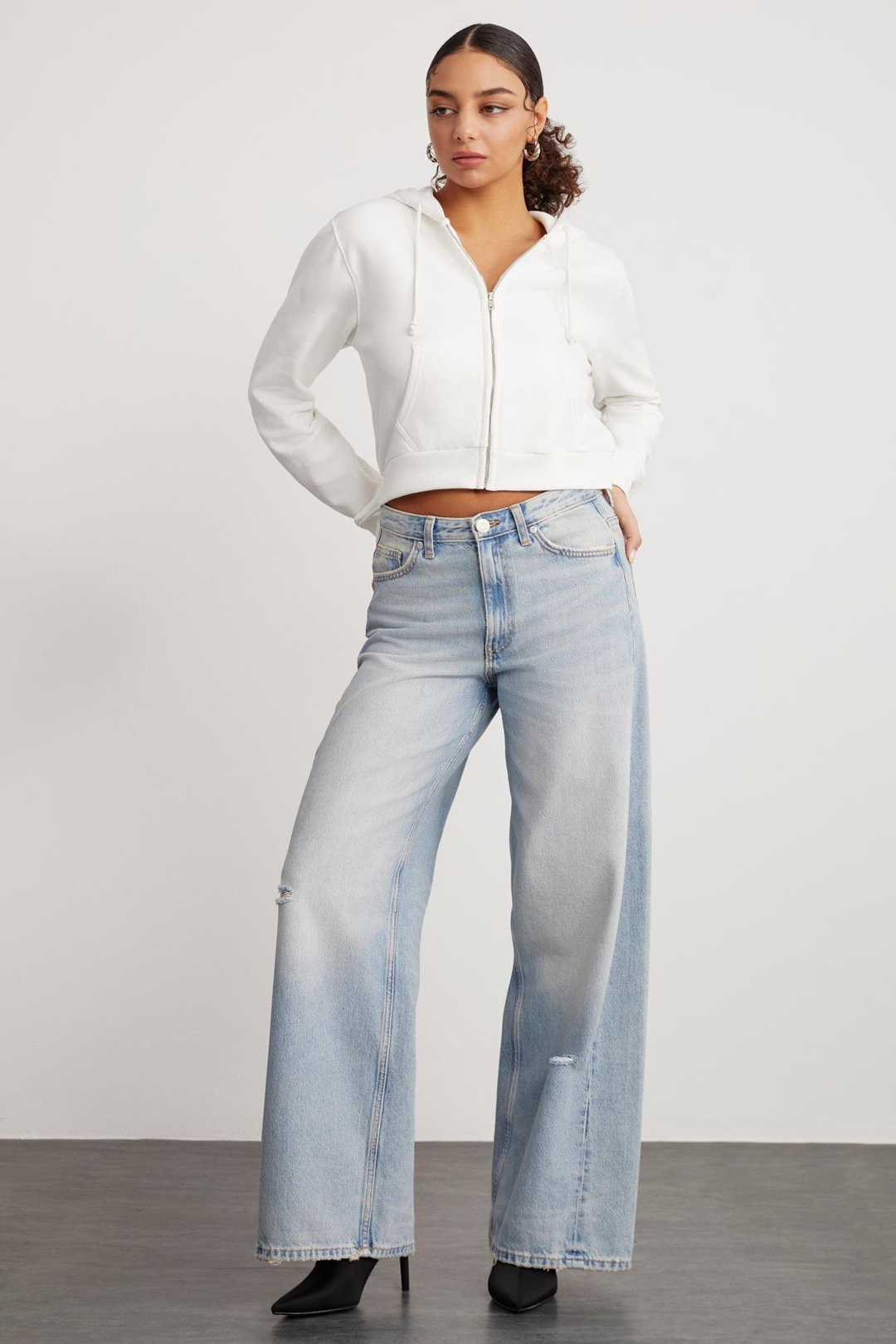 DELIA Crop Relaxed Beyaz Tekli Sweatshirt