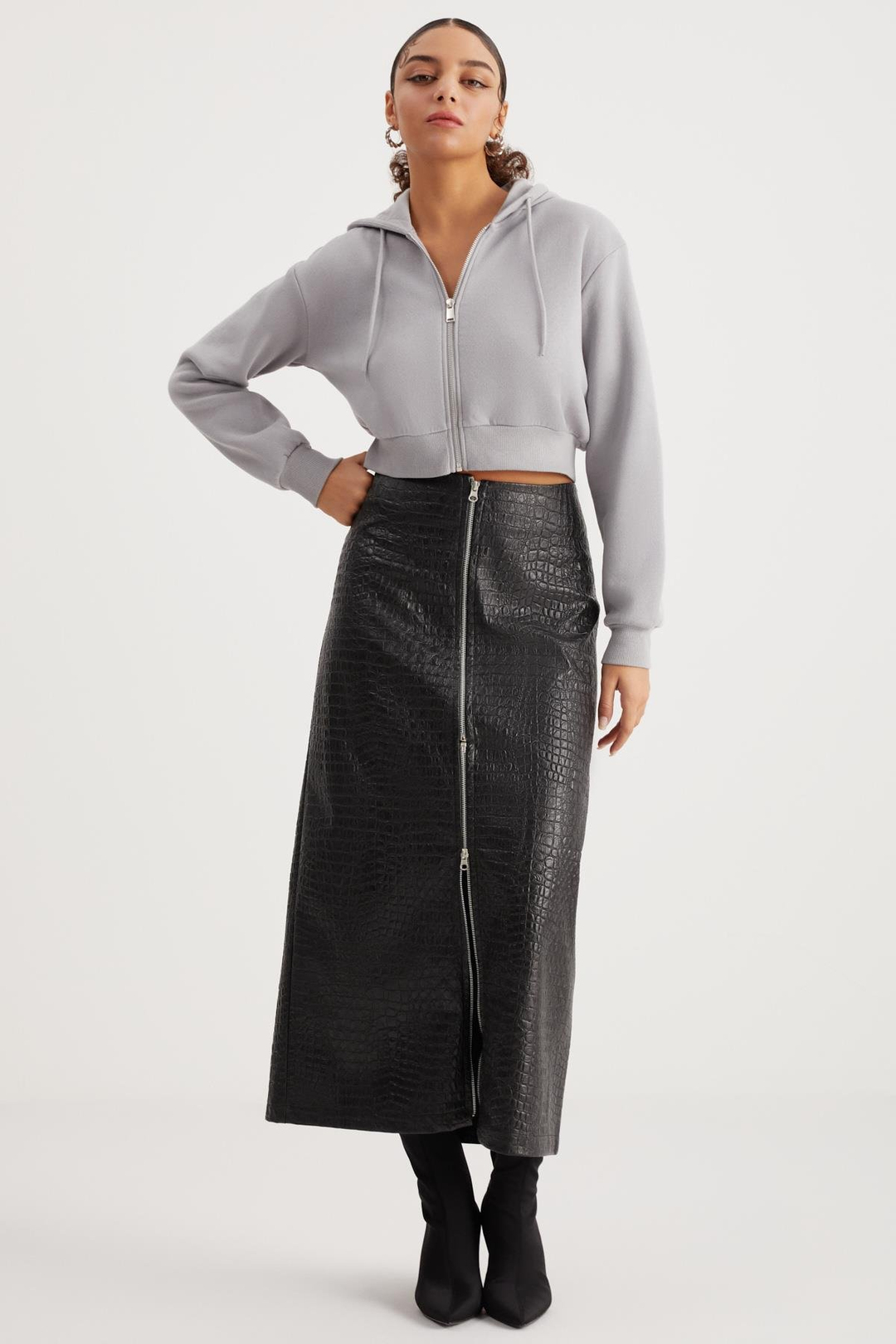 DELIA Crop Relaxed Gri Tekli Sweatshirt