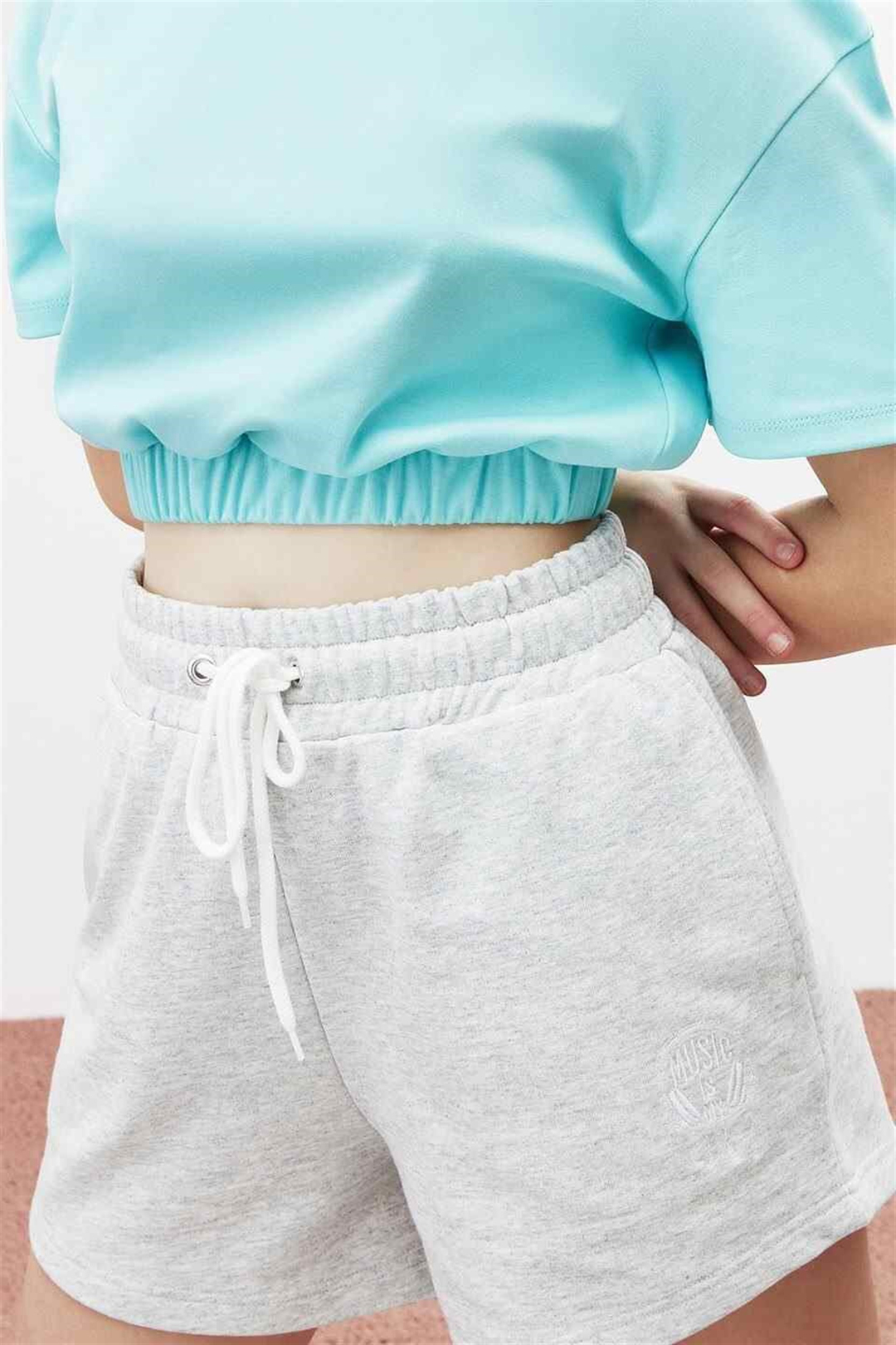 DEMI Kadın Grimelanj Nakışlı-İşlemeli  Comfort Fit Şort&Bermuda