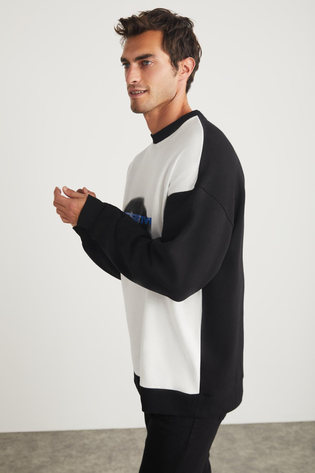 HANION  Oversize Siyah - Beyaz Tekli Sweatshirt
