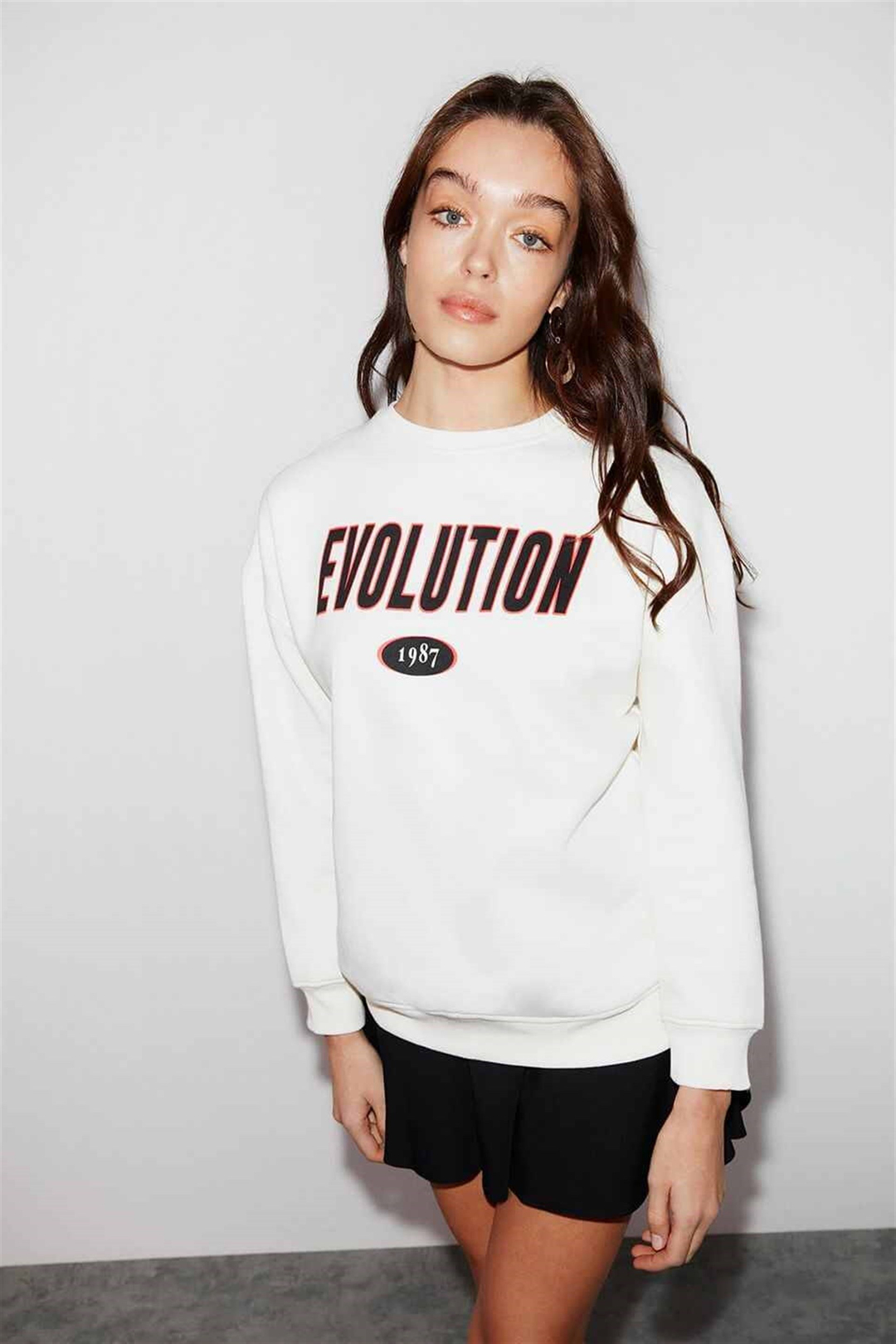 IVORY Kadın Ekru Baskılı Yuvarlak Yaka Oversize Sweatshirt