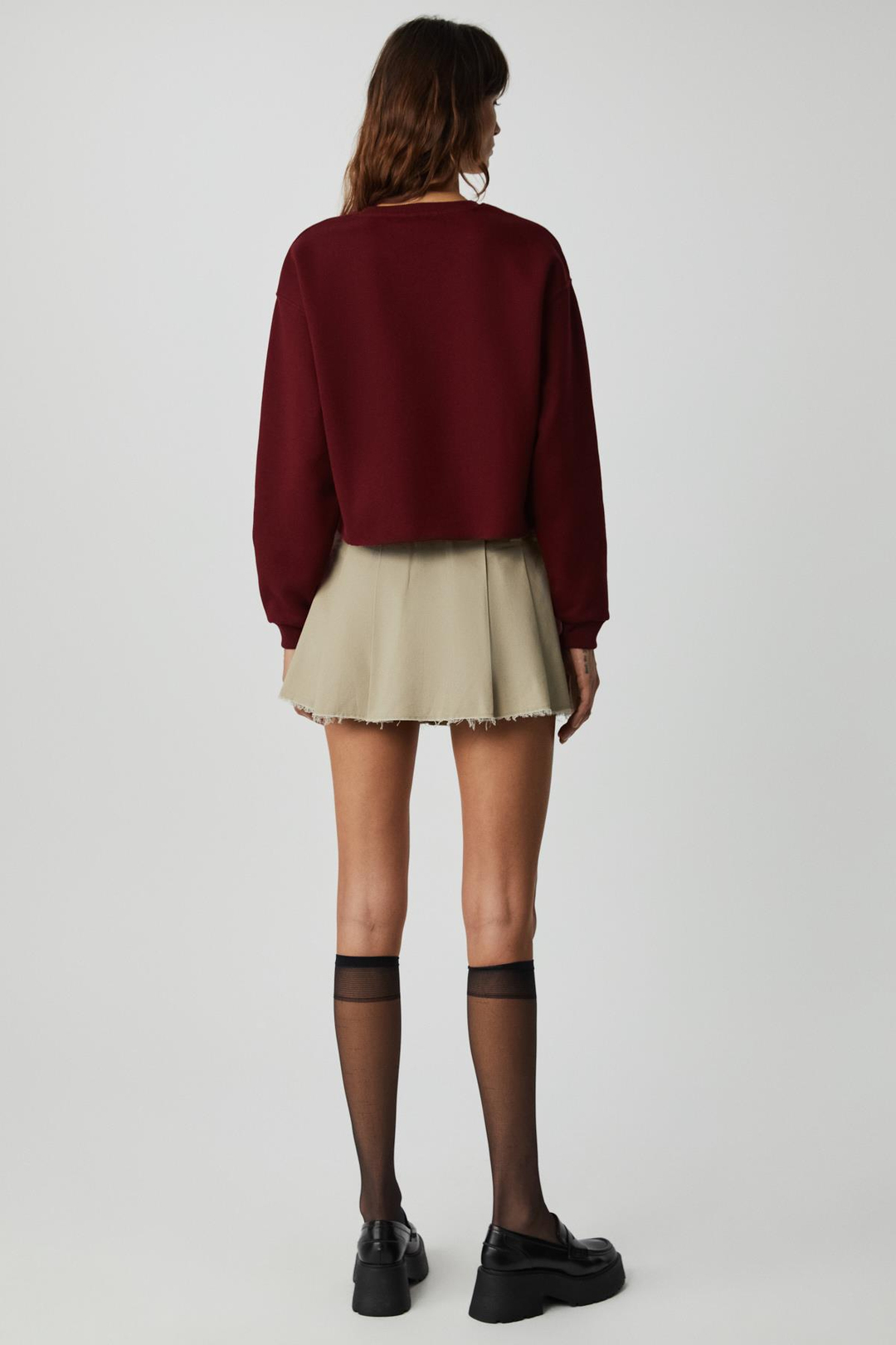 JAELYN Kadın Uzun Kollu Yuvarlak Yaka Önü Baskılı Düşük Omuz Kısa Bordo Sweatshirt