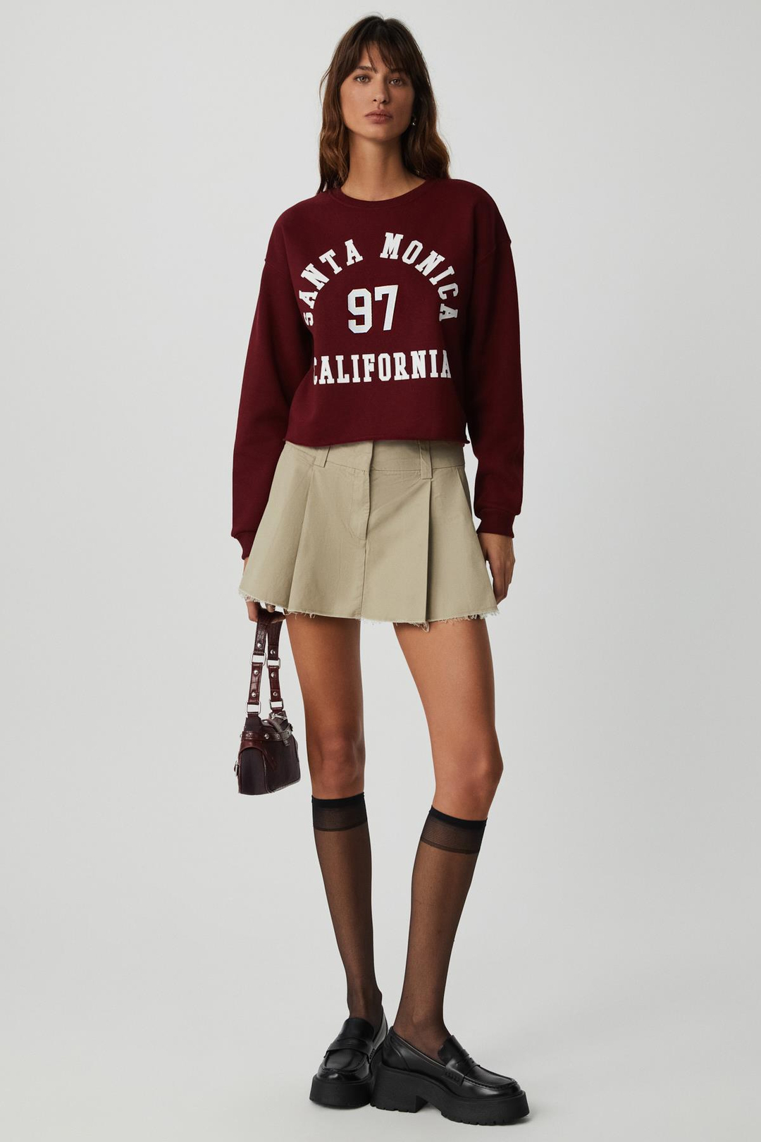 JAELYN Kadın Uzun Kollu Yuvarlak Yaka Önü Baskılı Düşük Omuz Kısa Bordo Sweatshirt