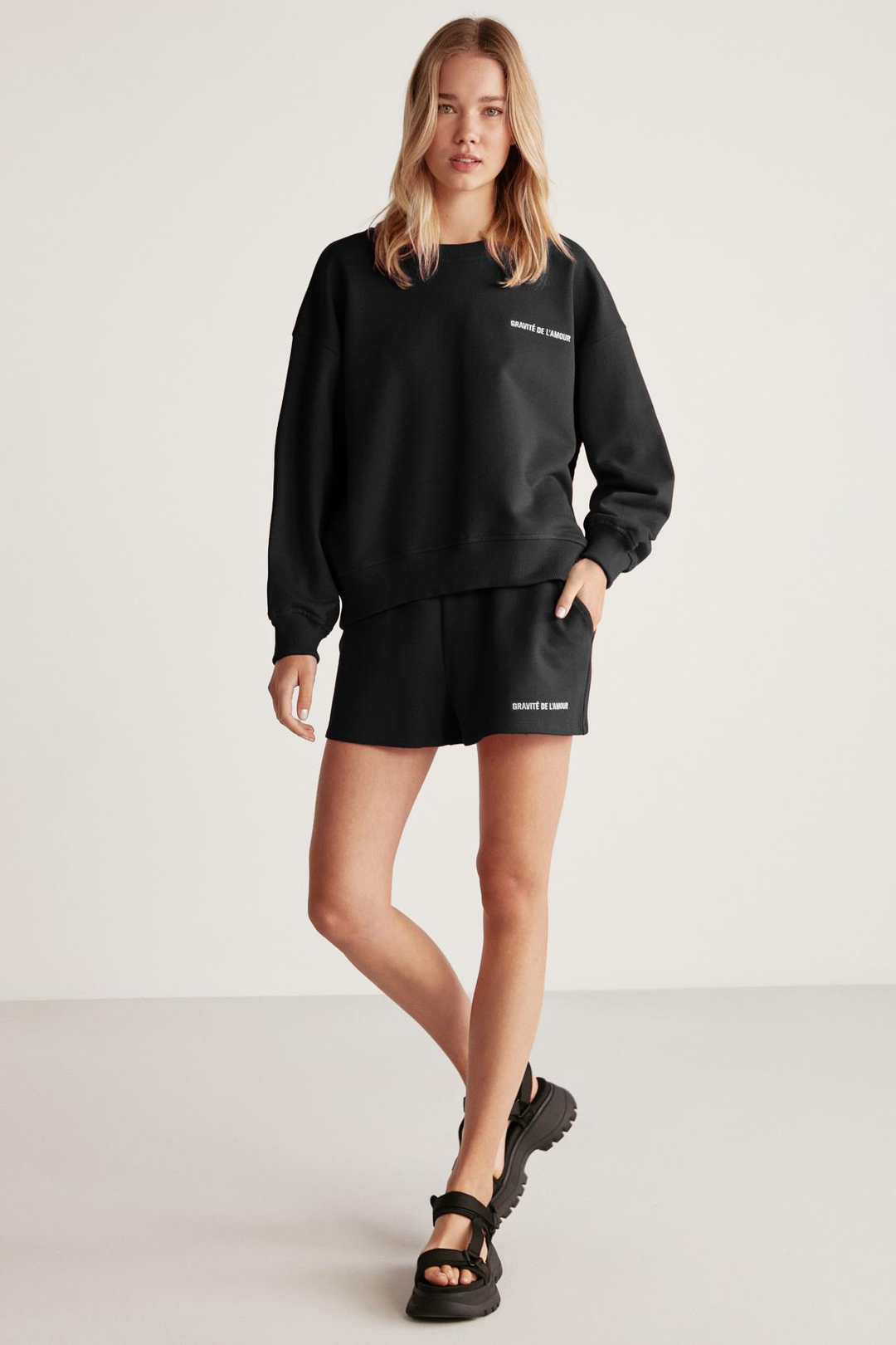 JENNIFER Kadın İçi Polarlı Yumuşacık Nakış Detaylı Organik Pamuk Oversize Siyah Sweatshirt