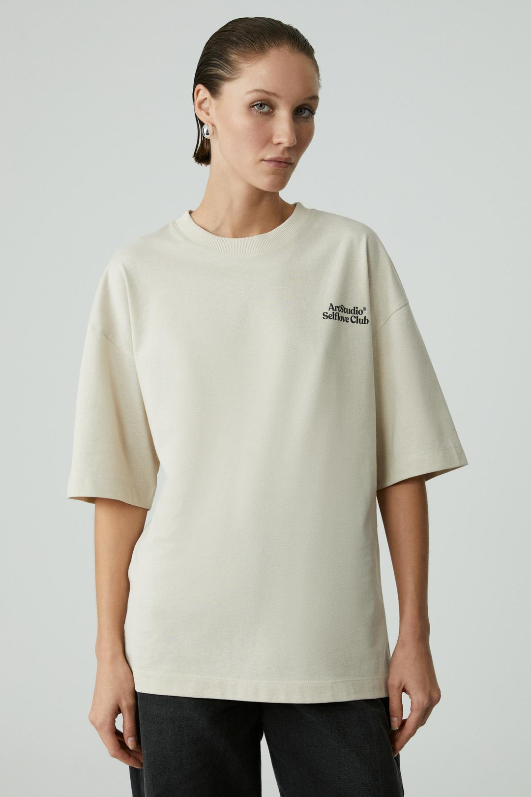 JESLEEN Kadın Oversıze Yuvarlak Yaka Relaxed Bej T-Shirt