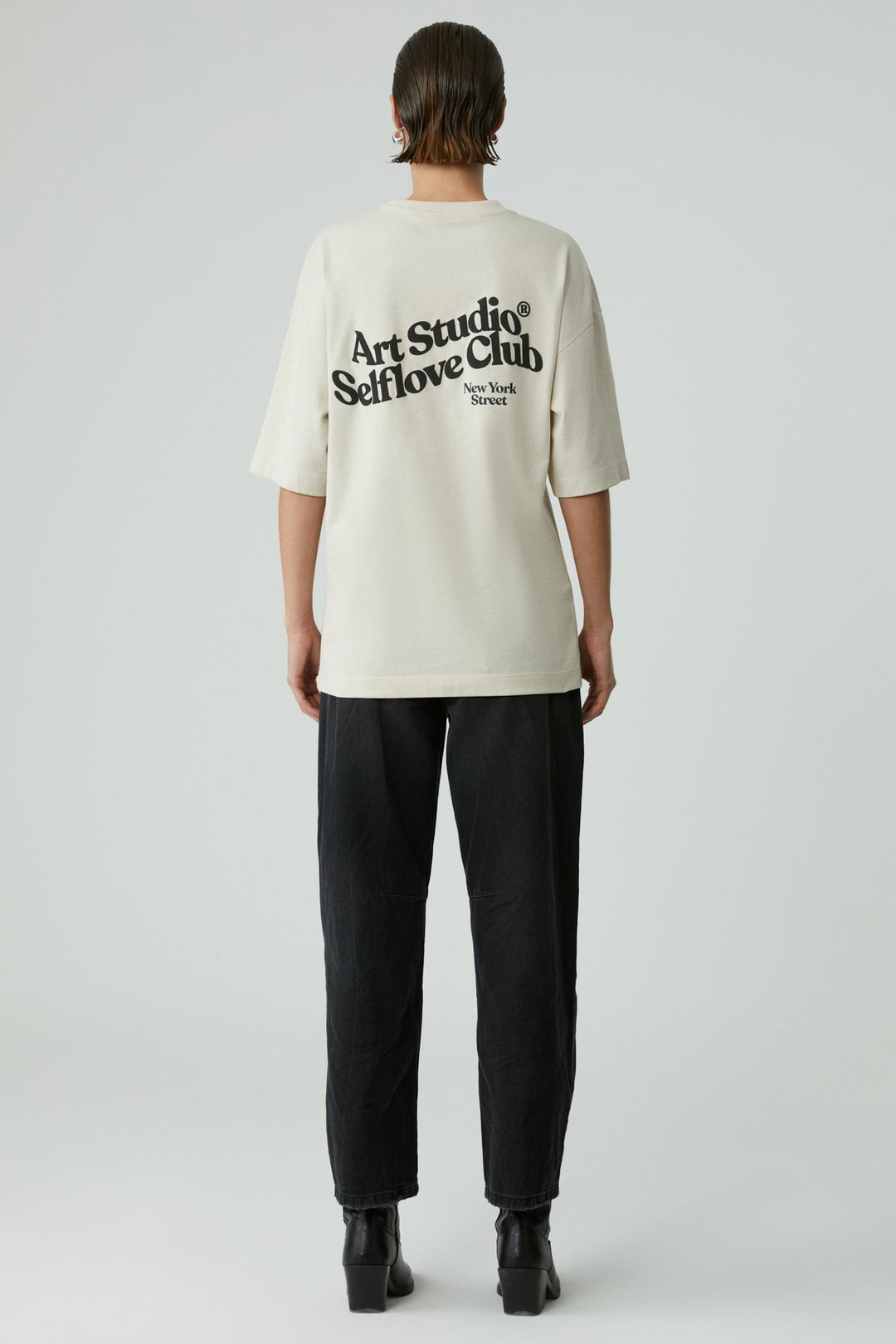 JESLEEN Kadın Oversıze Yuvarlak Yaka Relaxed Bej T-Shirt