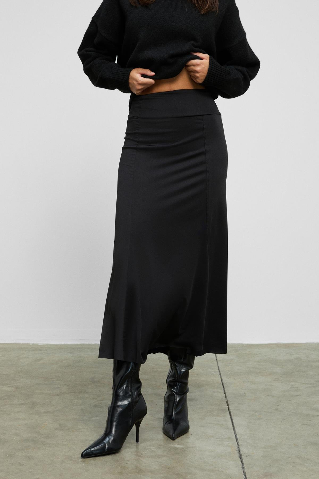 JEVEUX Kadın Esnek Kumaşlı Dikiş Detaylı Uzun Siyah Etek