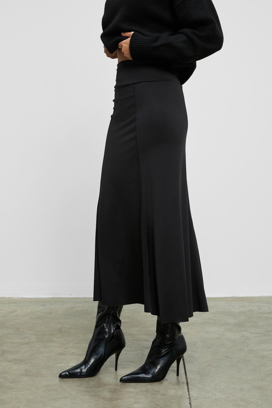 JEVEUX Kadın Esnek Kumaşlı Dikiş Detaylı Uzun Siyah Etek