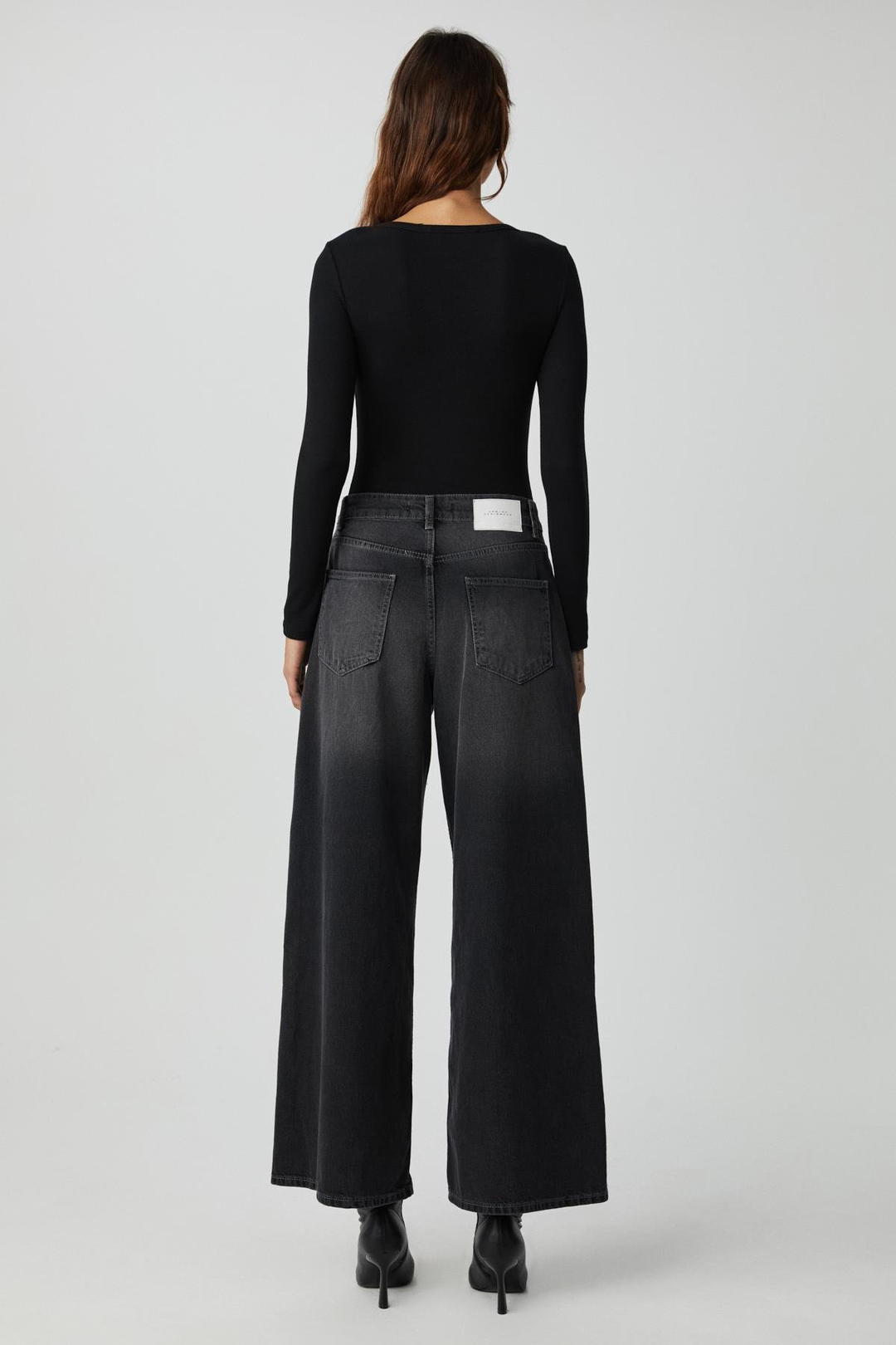 KALANI Kadın Uzun Kollu V Yaka Patlı Düğmeli Siyah Body