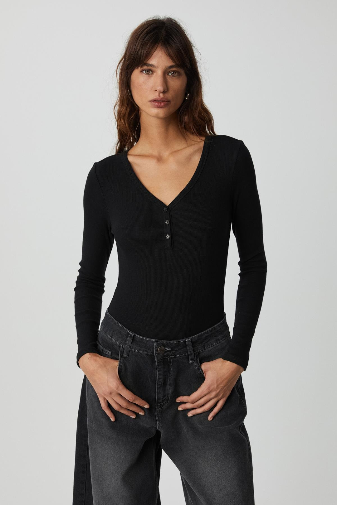 KALANI Kadın Uzun Kollu V Yaka Patlı Düğmeli Siyah Body