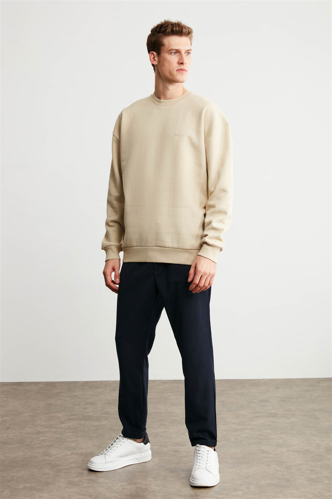 KANYE Erkek Bej Nakışlı-İşlemeli Yuvarlak Yaka Oversıze Sweatshirt
