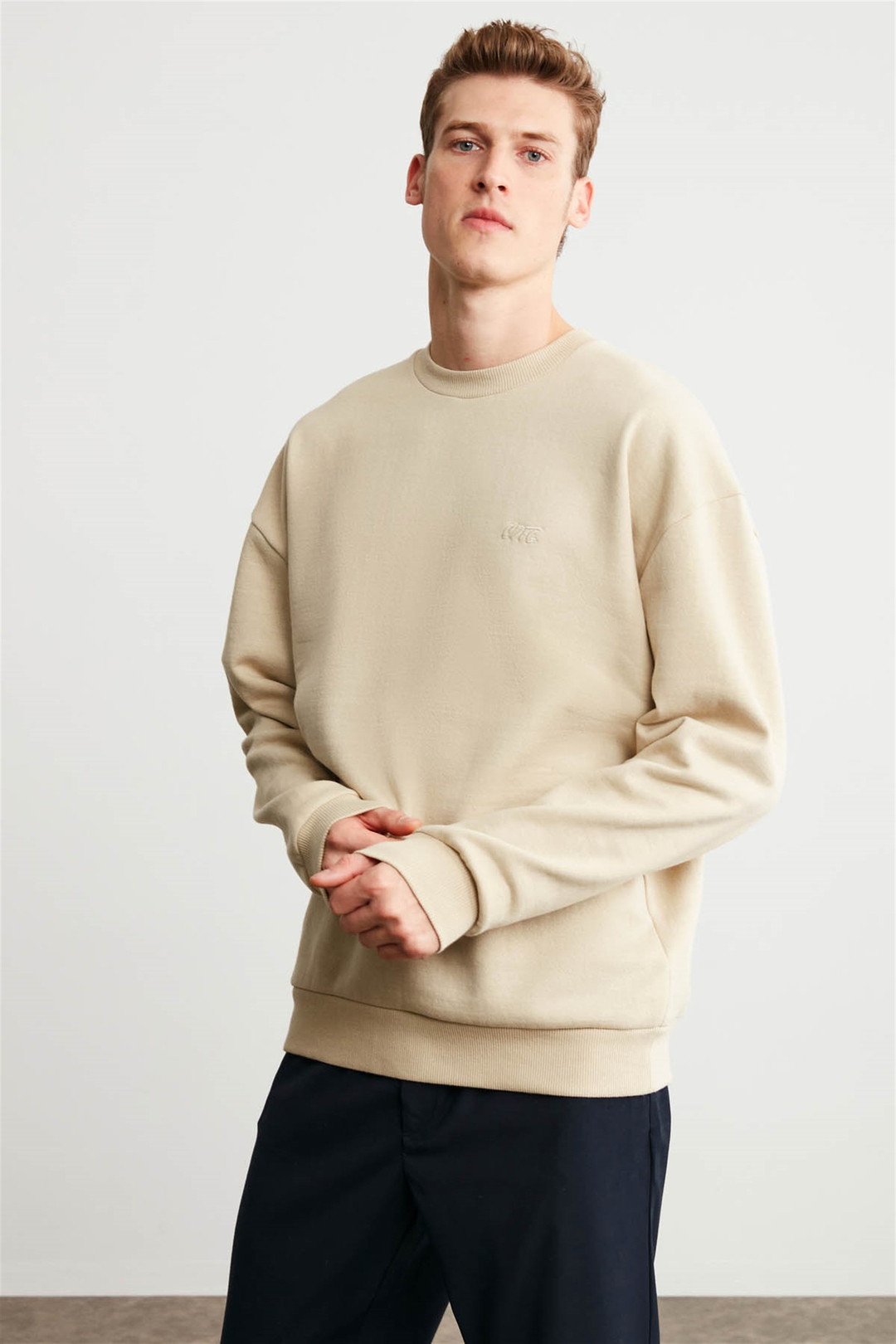 KANYE Erkek Bej Nakışlı-İşlemeli Yuvarlak Yaka Oversıze Sweatshirt