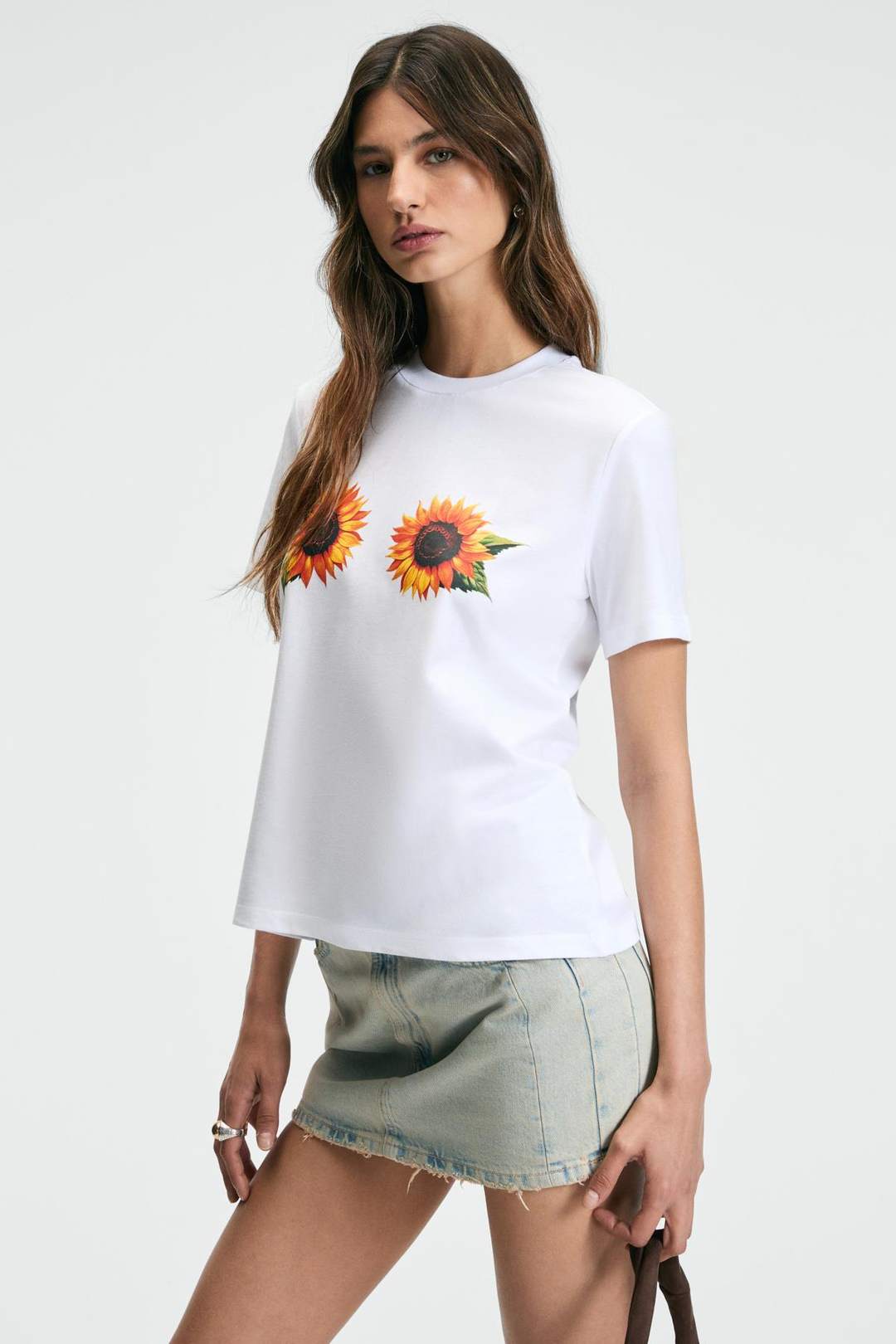 KARIVA Kadın Bisiklet Yaka Kısa Kollu Ön Baskı Detaylı Regular Fit Beyaz - Desenli T-Shirt