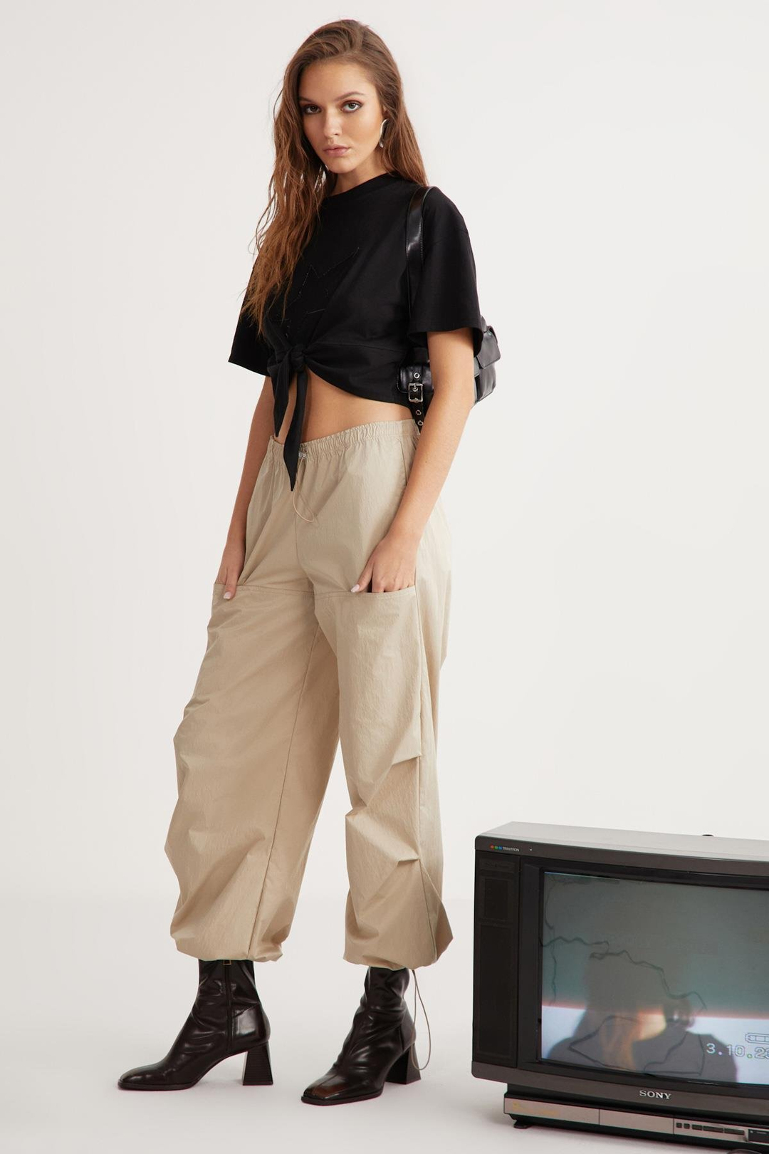 KARLA Crop Relaxed Siyah Tekli T-Shirt
