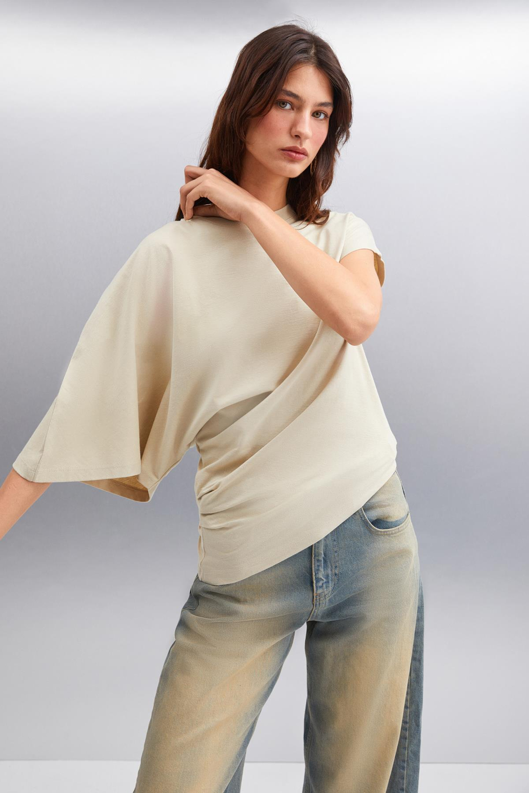 KATIE Asimetrik Relaxed Gri Tekli T-Shirt