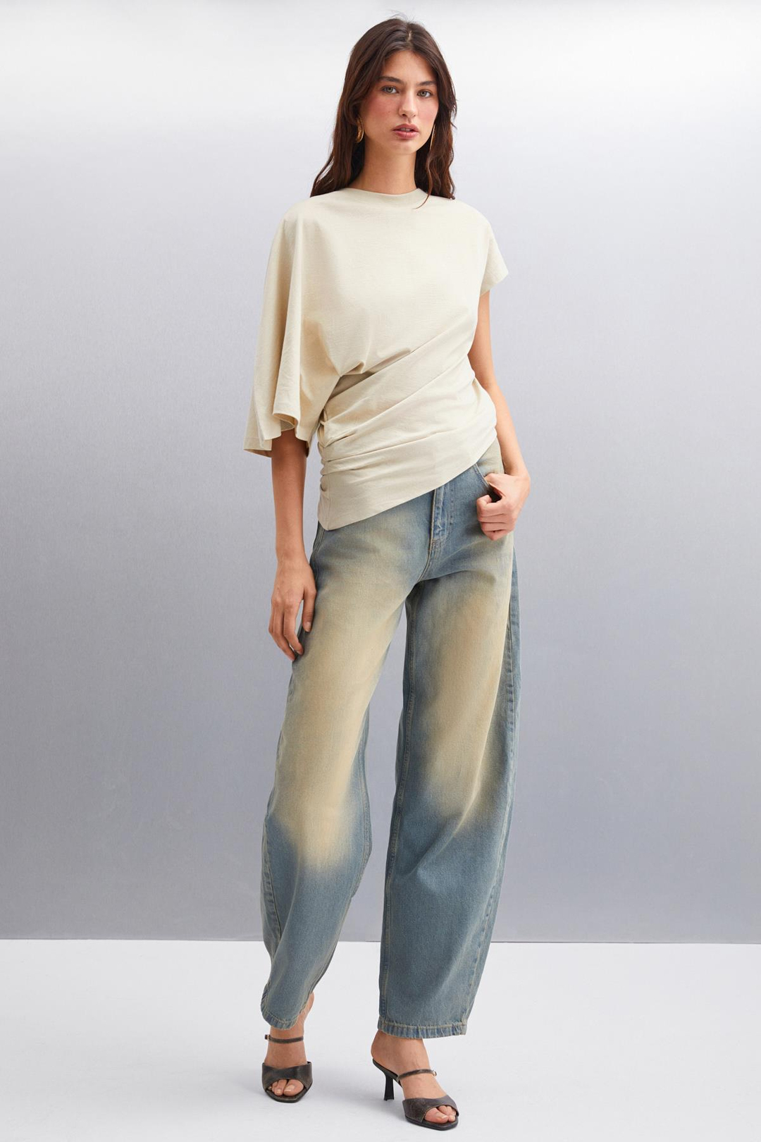 KATIE Asimetrik Relaxed Gri Tekli T-Shirt