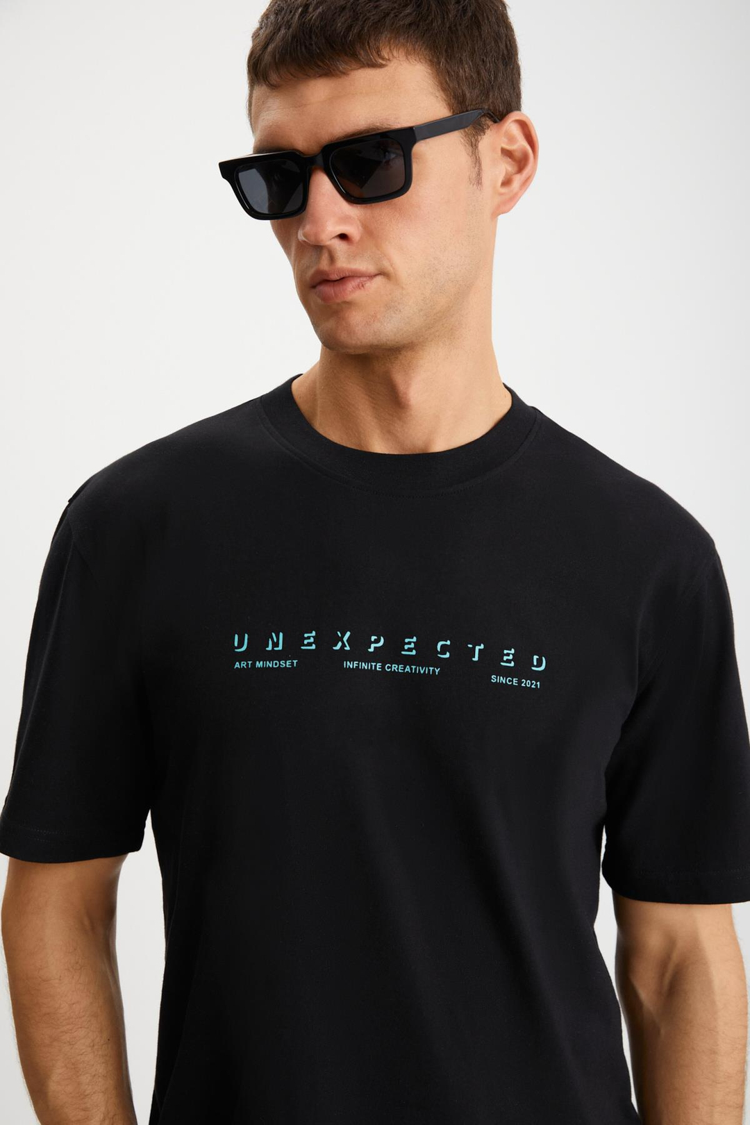KINGSLEY Erkek %100 Pamuk Baskılı Kısa Kollu Regular Fit Siyah T-Shirt