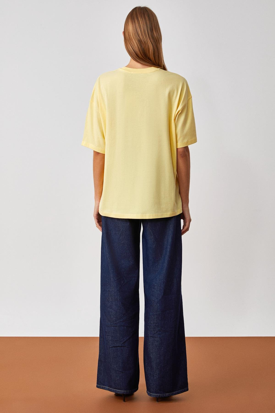 LAGERTHA Kadın %100 organik Pamuklu Kalın Dokulu Oversize Fit Yuvarlak Yakalı Sarı T-Shirt