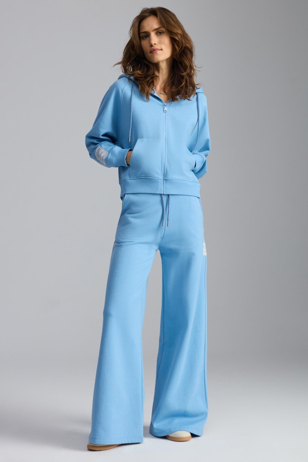 LYKA Kadın Organik Pamuk 3 İplik İçi Şardonlu Süs Etiketi Detaylı Regular Mavi Hoodie