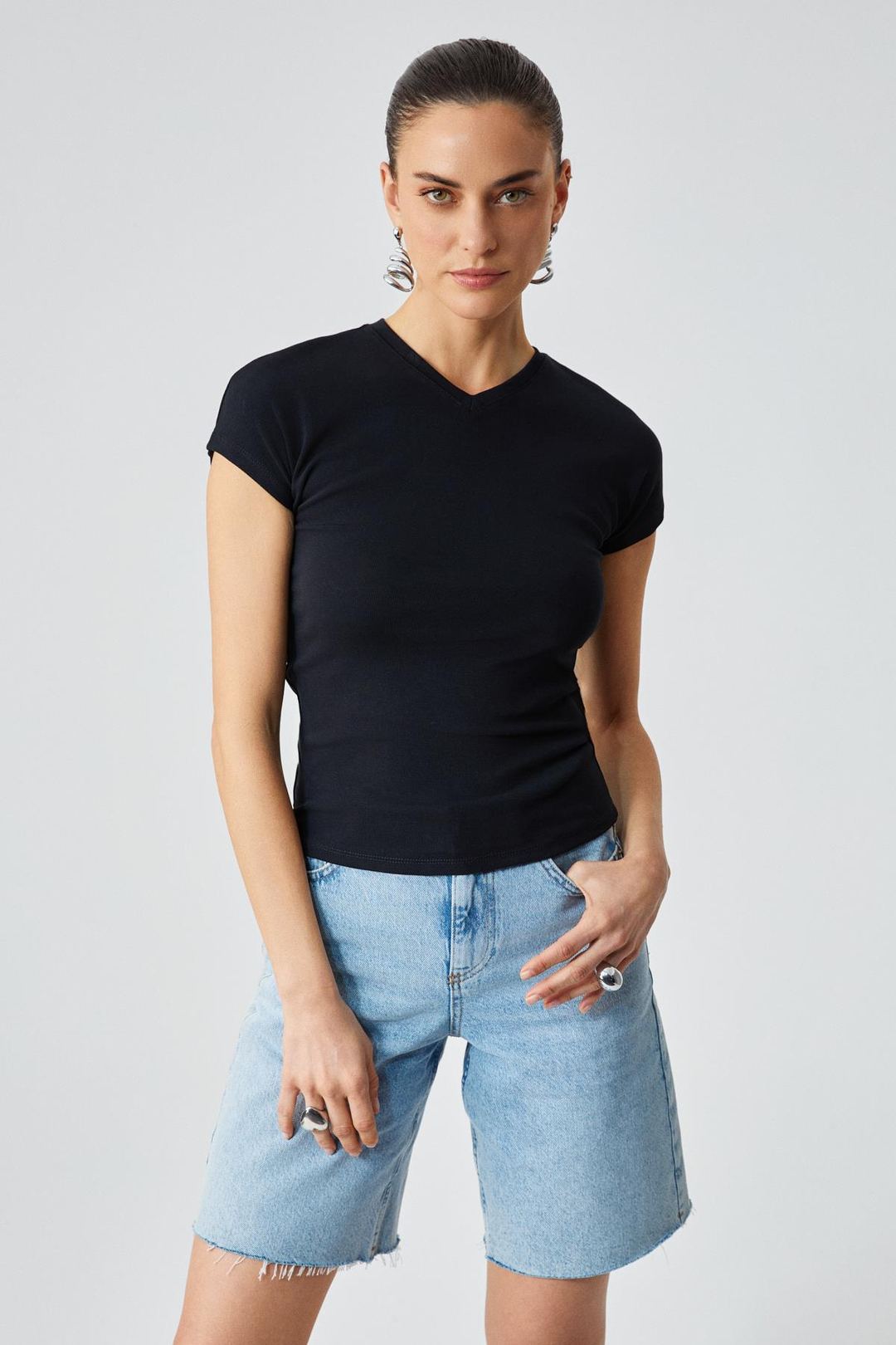 MARTA Kadın Yuvarlak Yaka Kısa Kol Slim Siyah T-Shirt